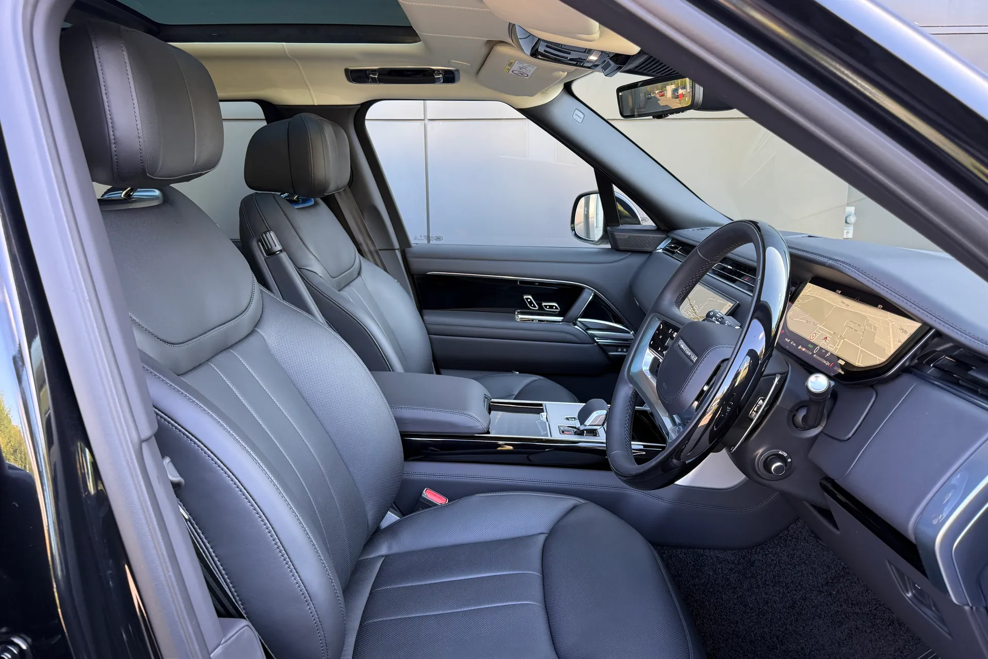 LAND ROVER RANGE ROVER thumbnail image number 48