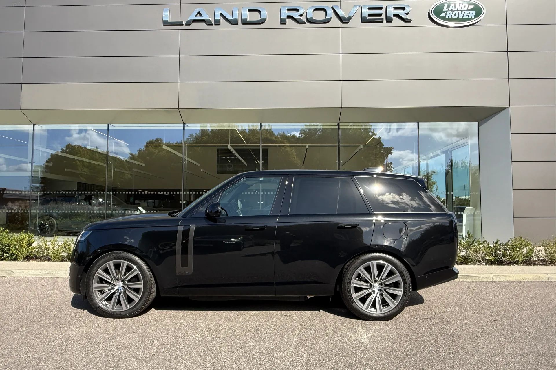 LAND ROVER RANGE ROVER thumbnail image number 11