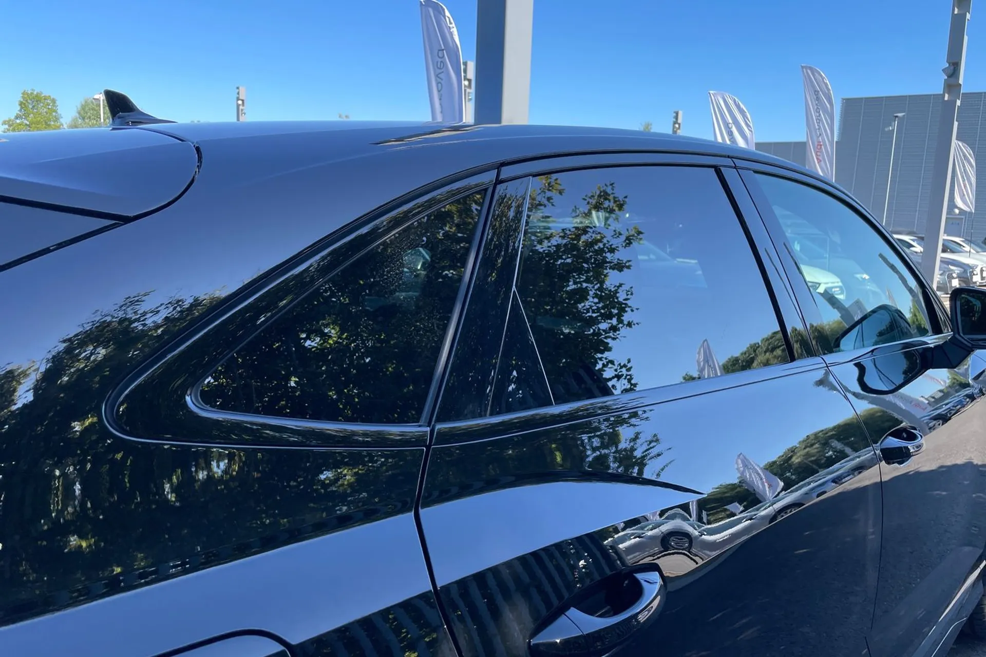 Audi Q3 thumbnail image number 13