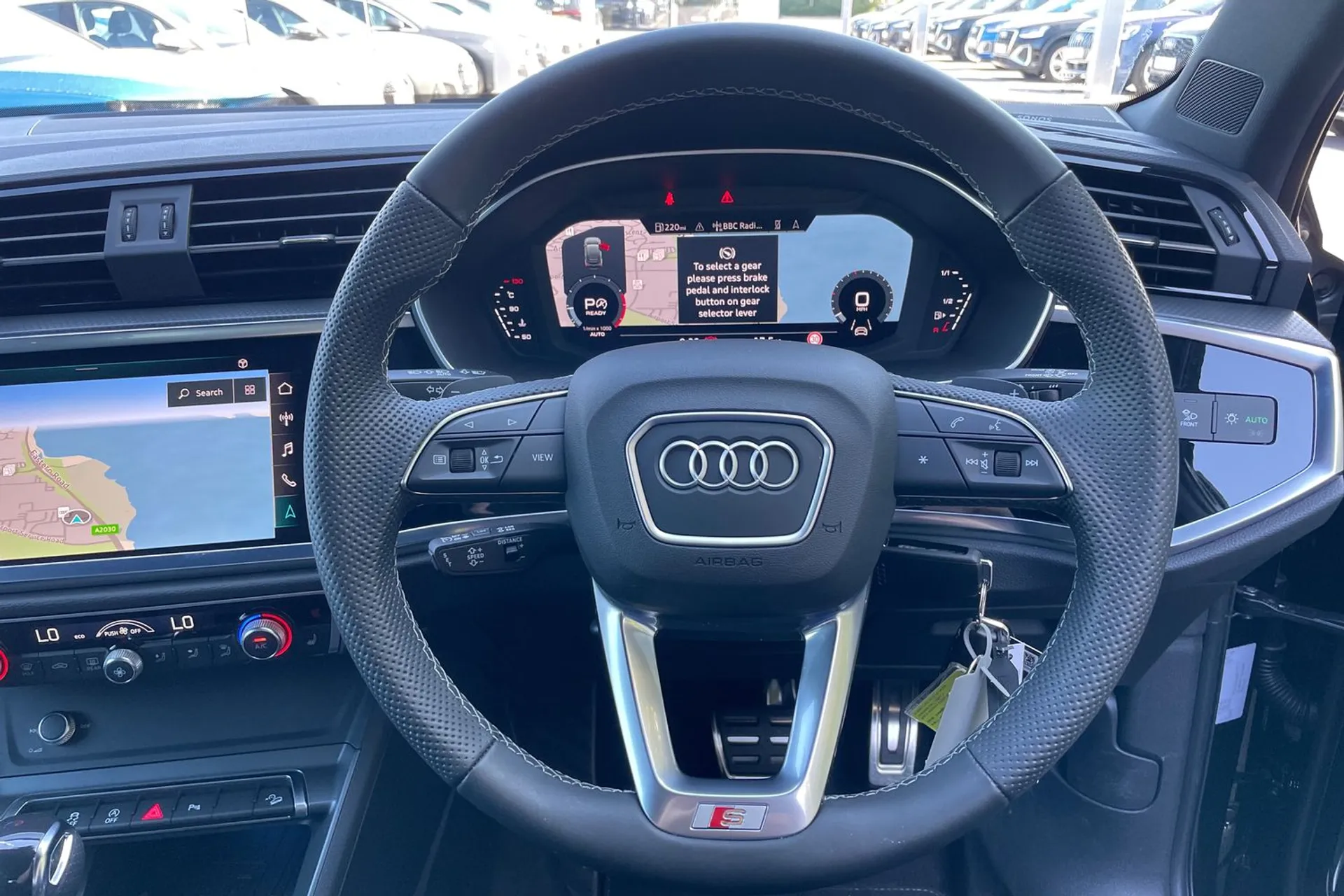 Audi Q3 thumbnail image number 39