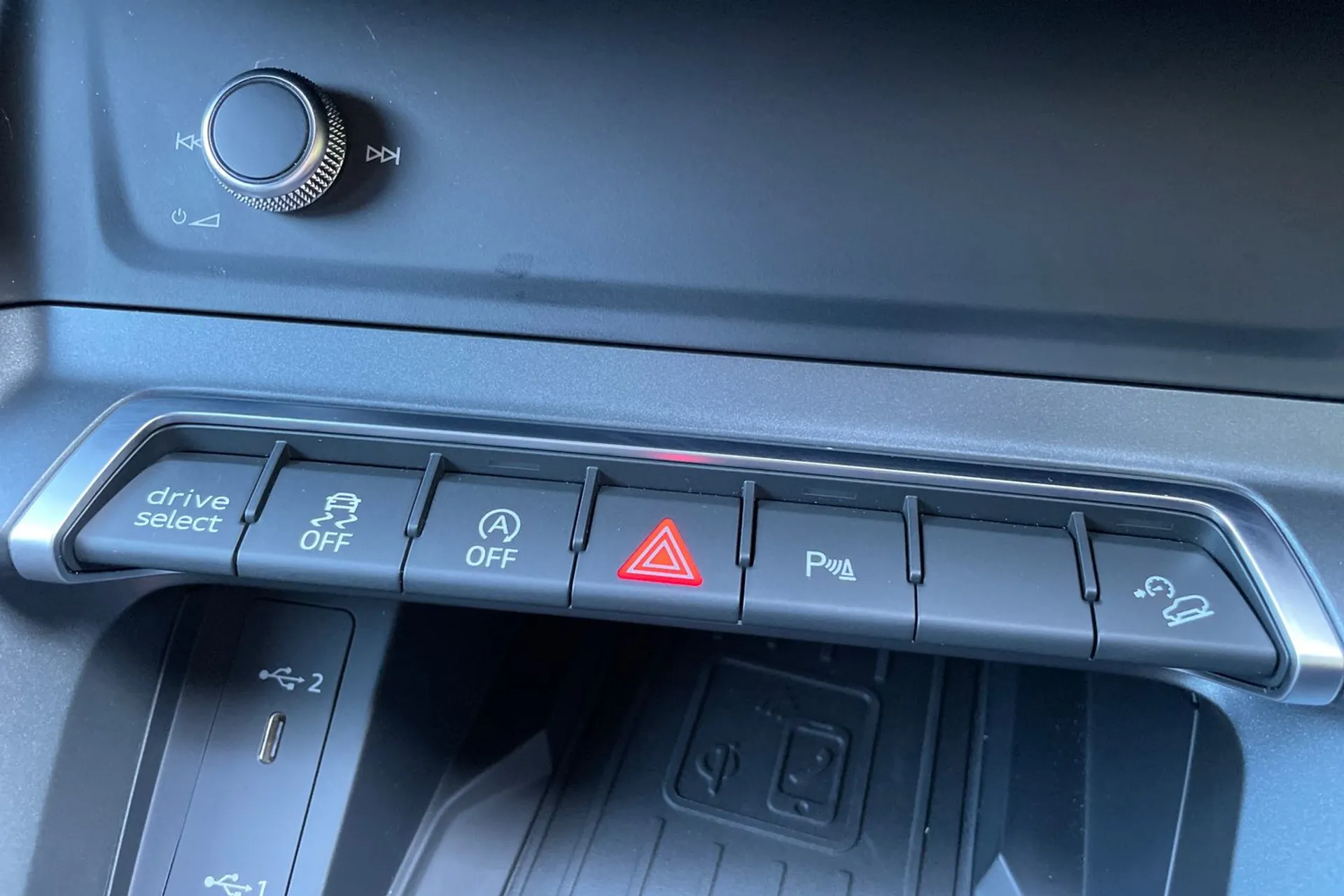 Audi Q3 thumbnail image number 52