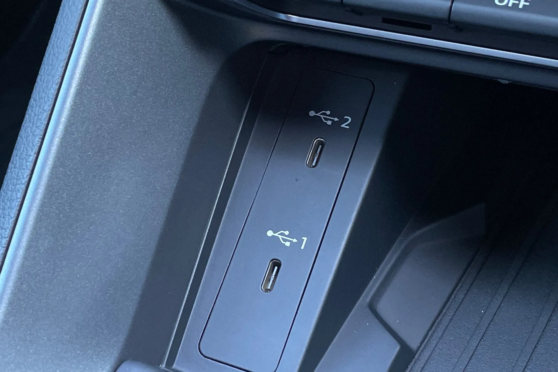 Audi Q3 thumbnail image number 50