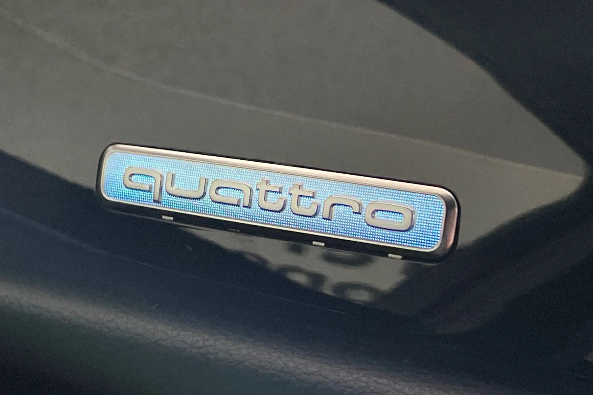 Audi Q3 thumbnail image number 23