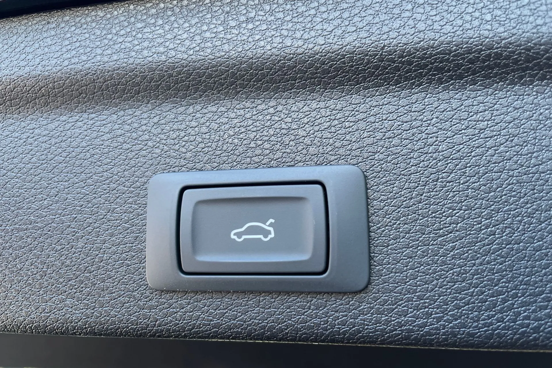 Audi Q3 thumbnail image number 19