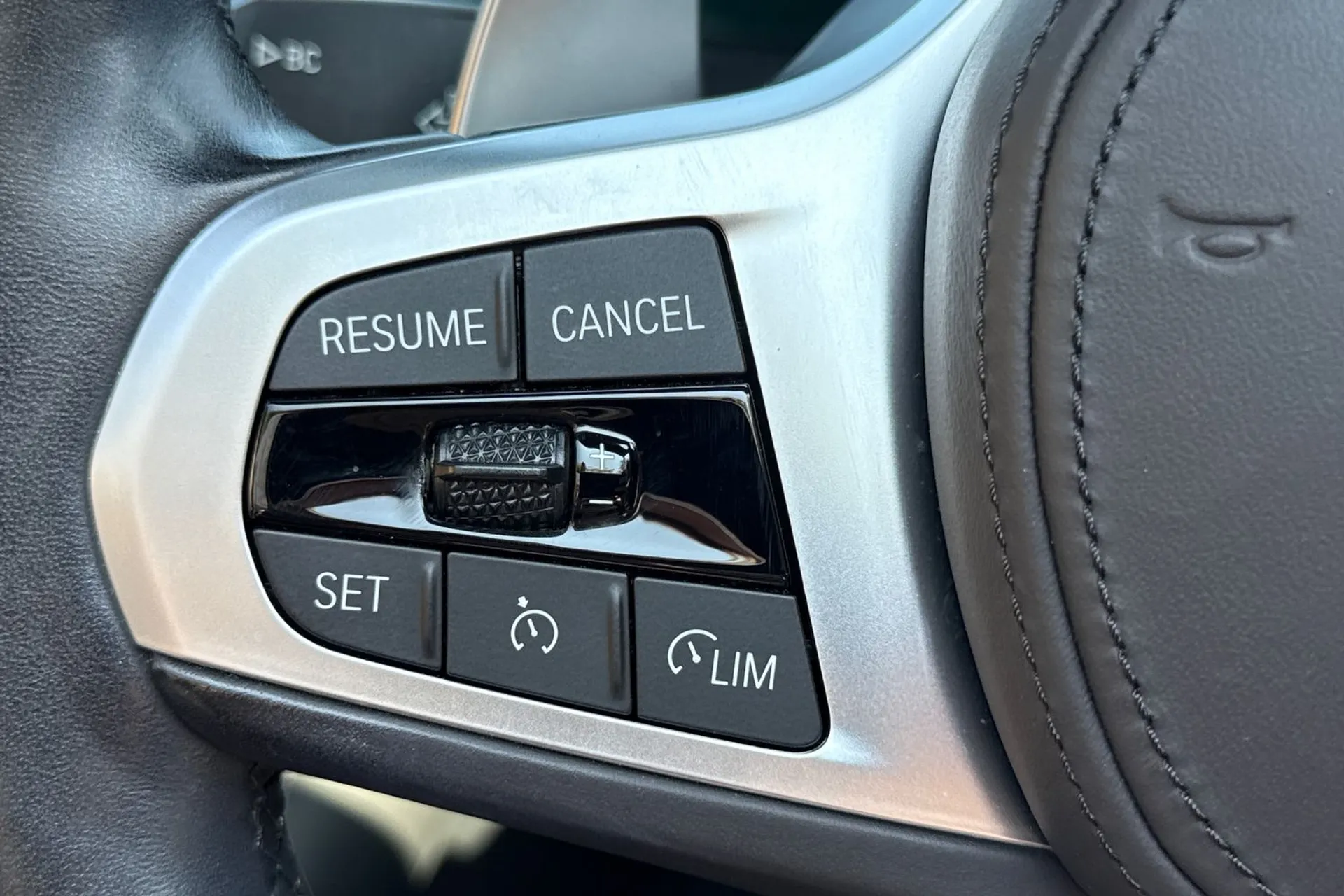 BMW 4 SERIES thumbnail image number 38