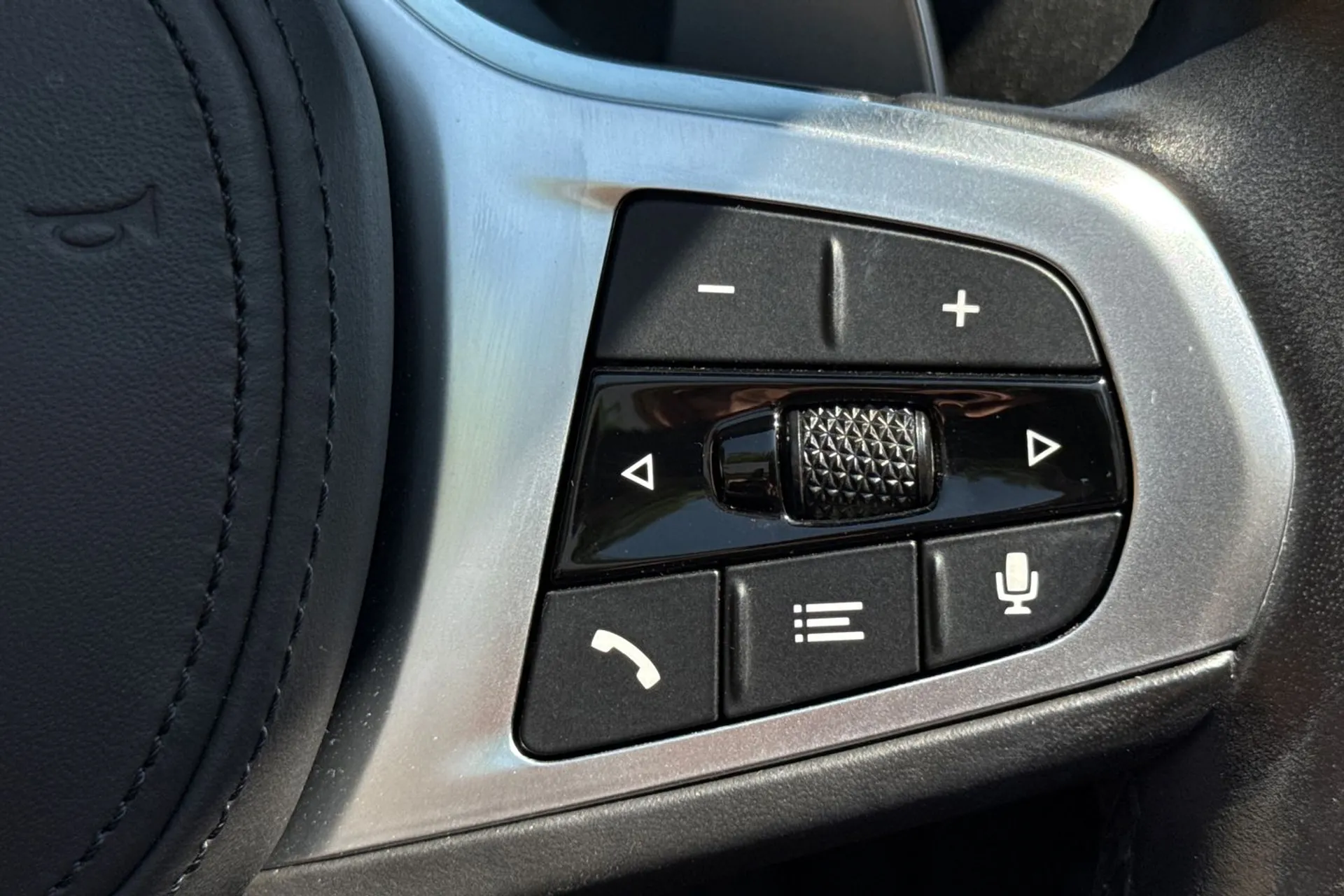BMW 4 SERIES thumbnail image number 39