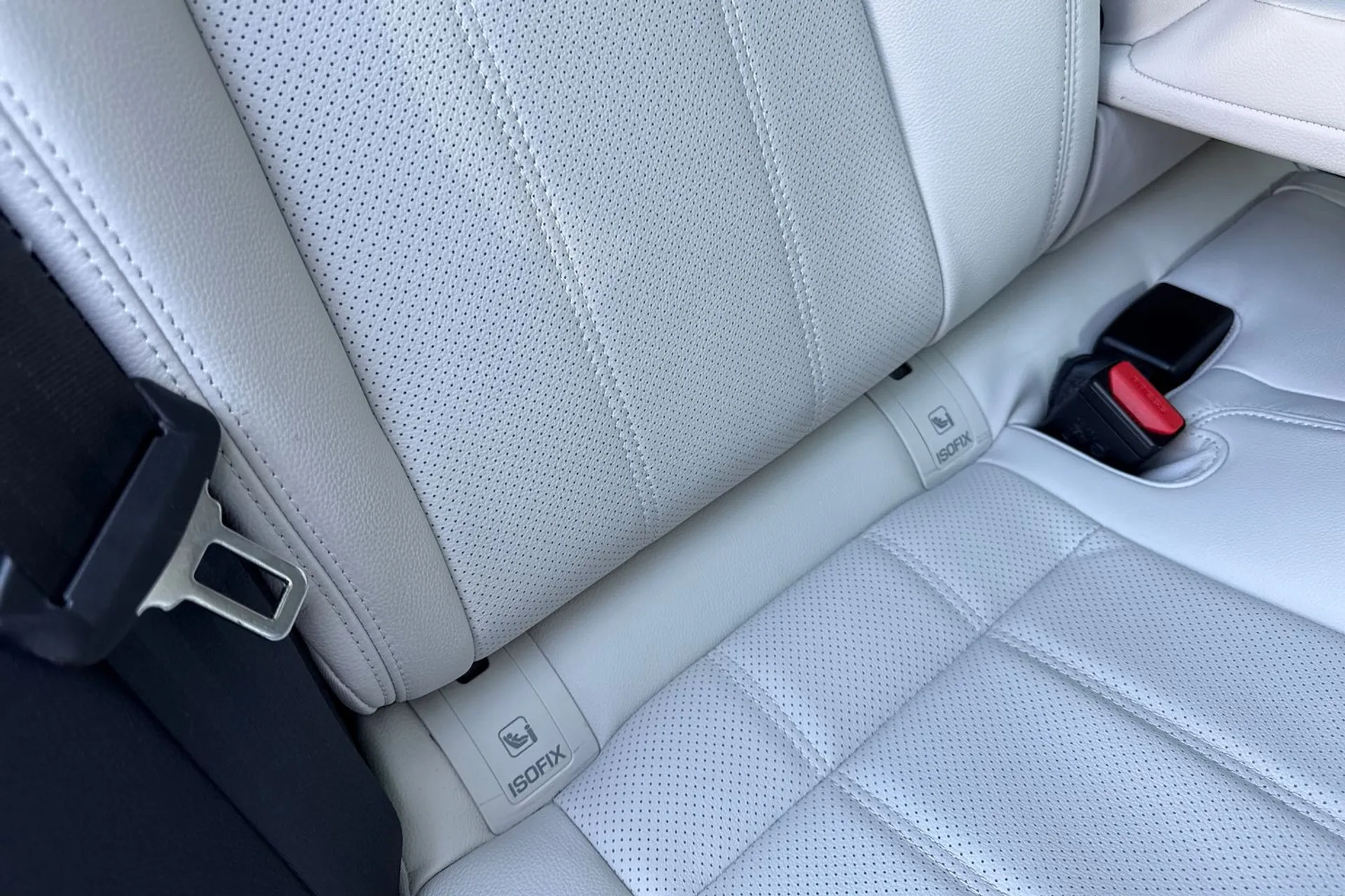 LAND ROVER RANGE ROVER VELAR thumbnail image number 38