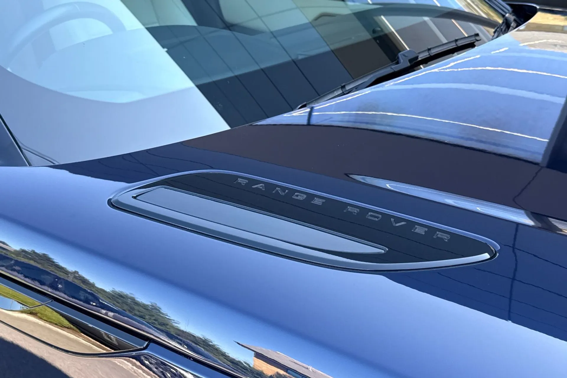 LAND ROVER RANGE ROVER VELAR thumbnail image number 16