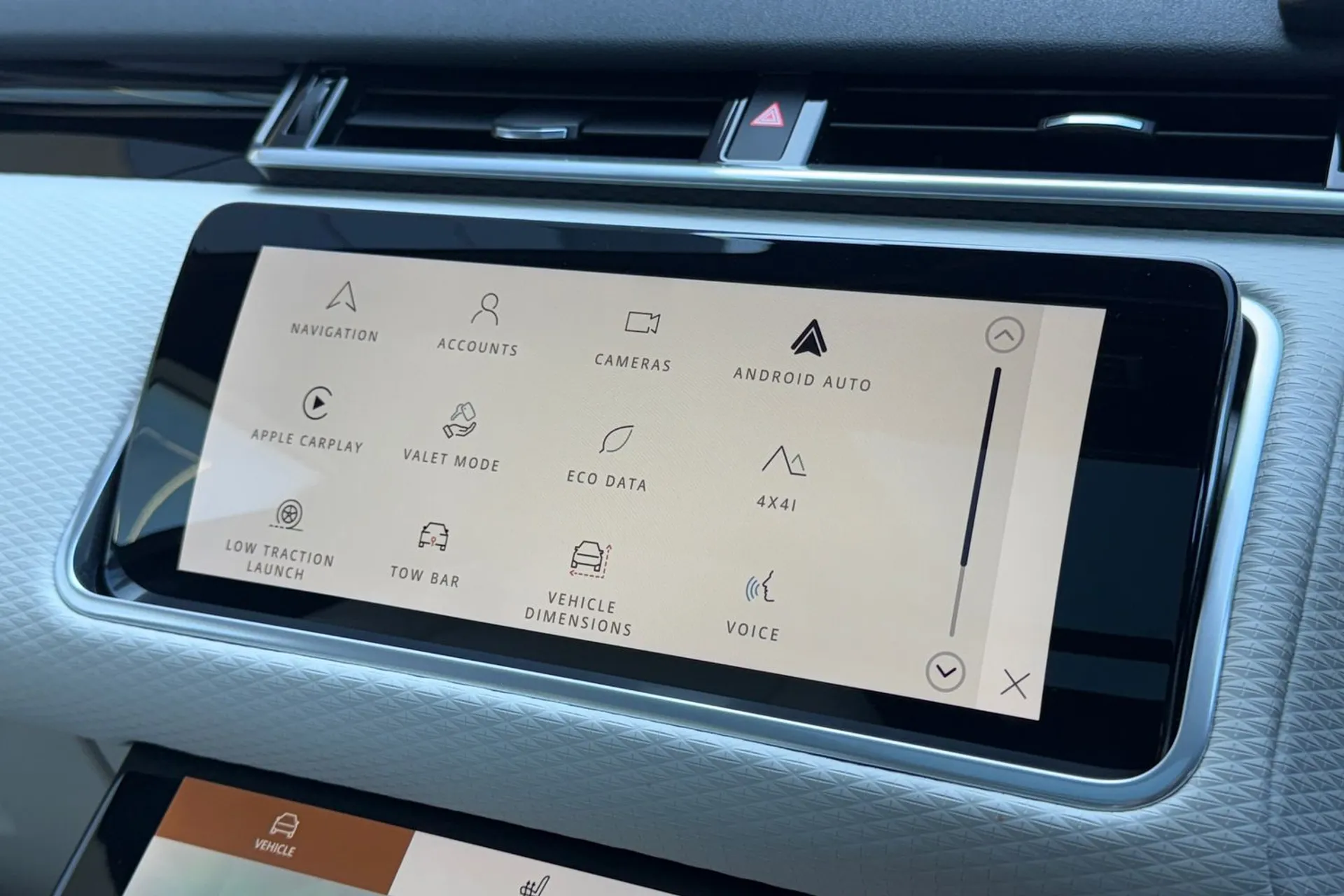 LAND ROVER RANGE ROVER VELAR thumbnail image number 58