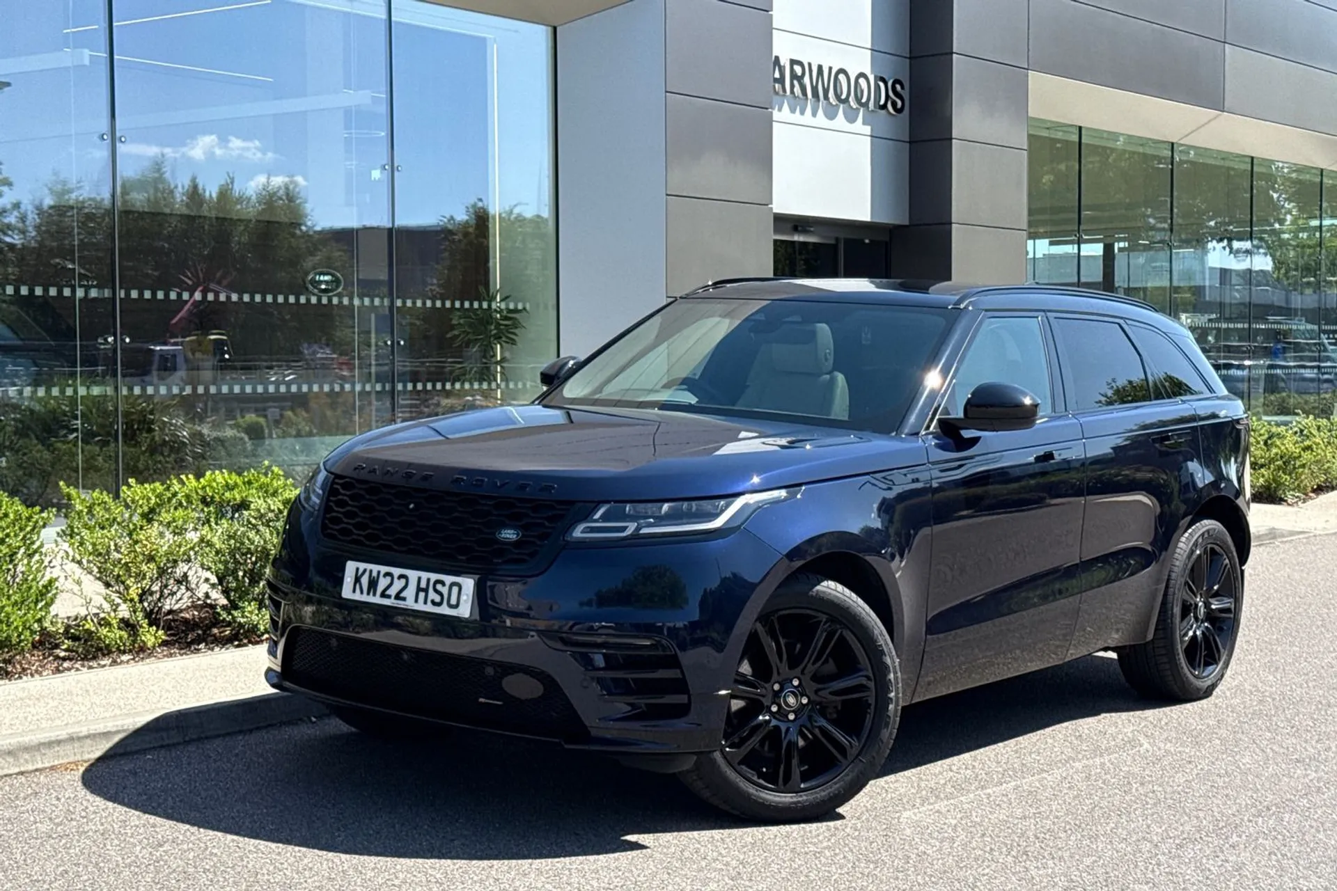 LAND ROVER RANGE ROVER VELAR thumbnail image number 15