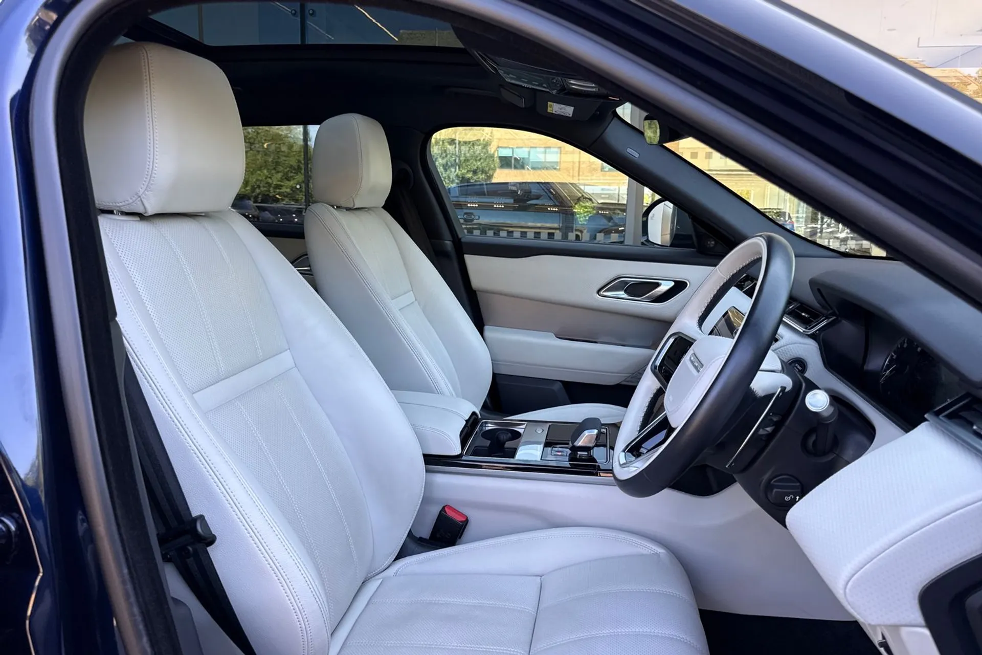 LAND ROVER RANGE ROVER VELAR thumbnail image number 41