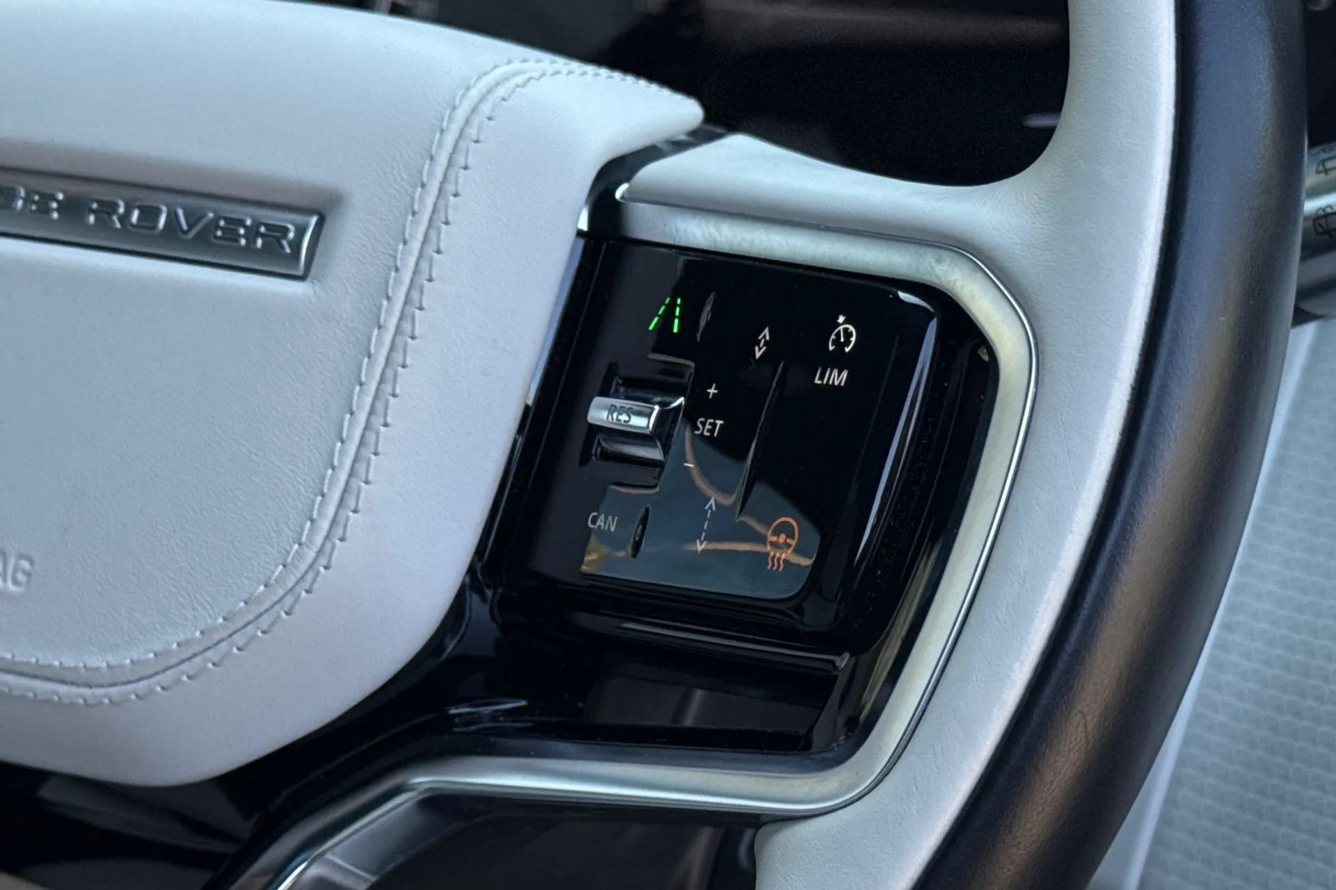 LAND ROVER RANGE ROVER VELAR thumbnail image number 51