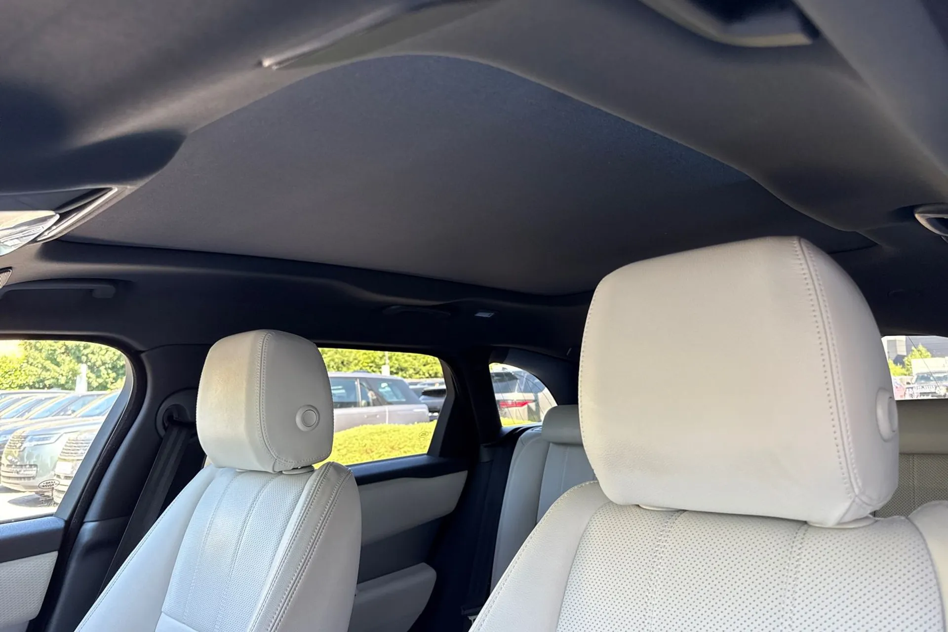 LAND ROVER RANGE ROVER VELAR thumbnail image number 48