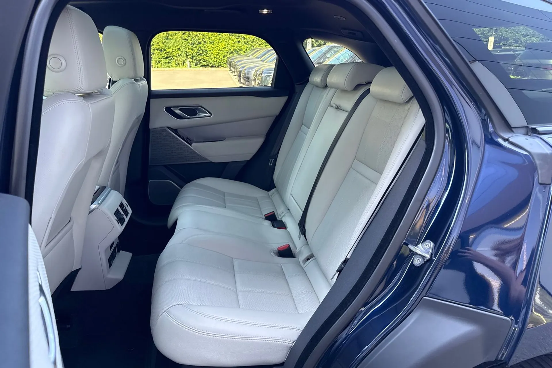 LAND ROVER RANGE ROVER VELAR thumbnail image number 49