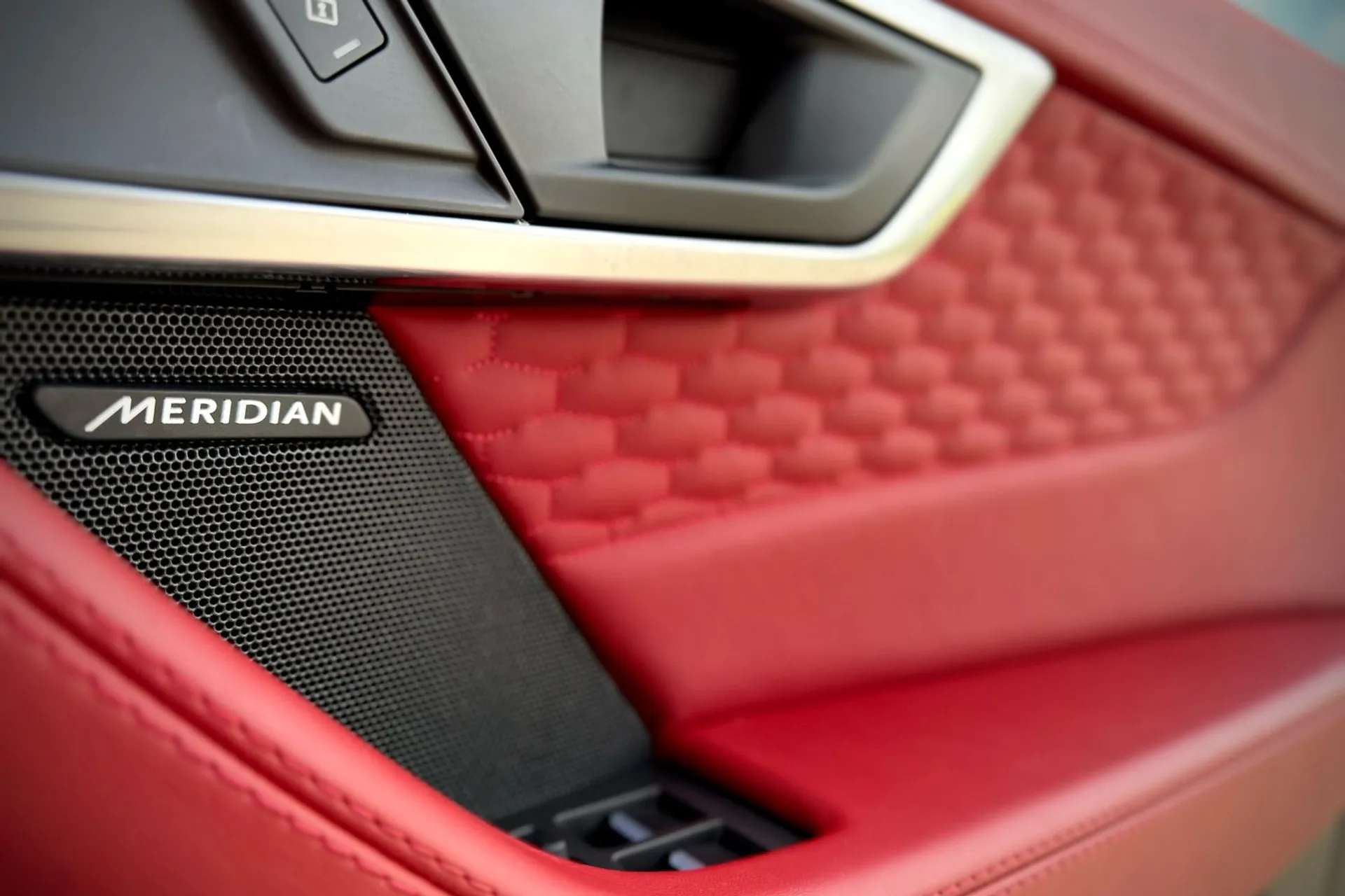 Jaguar F-TYPE thumbnail image number 49