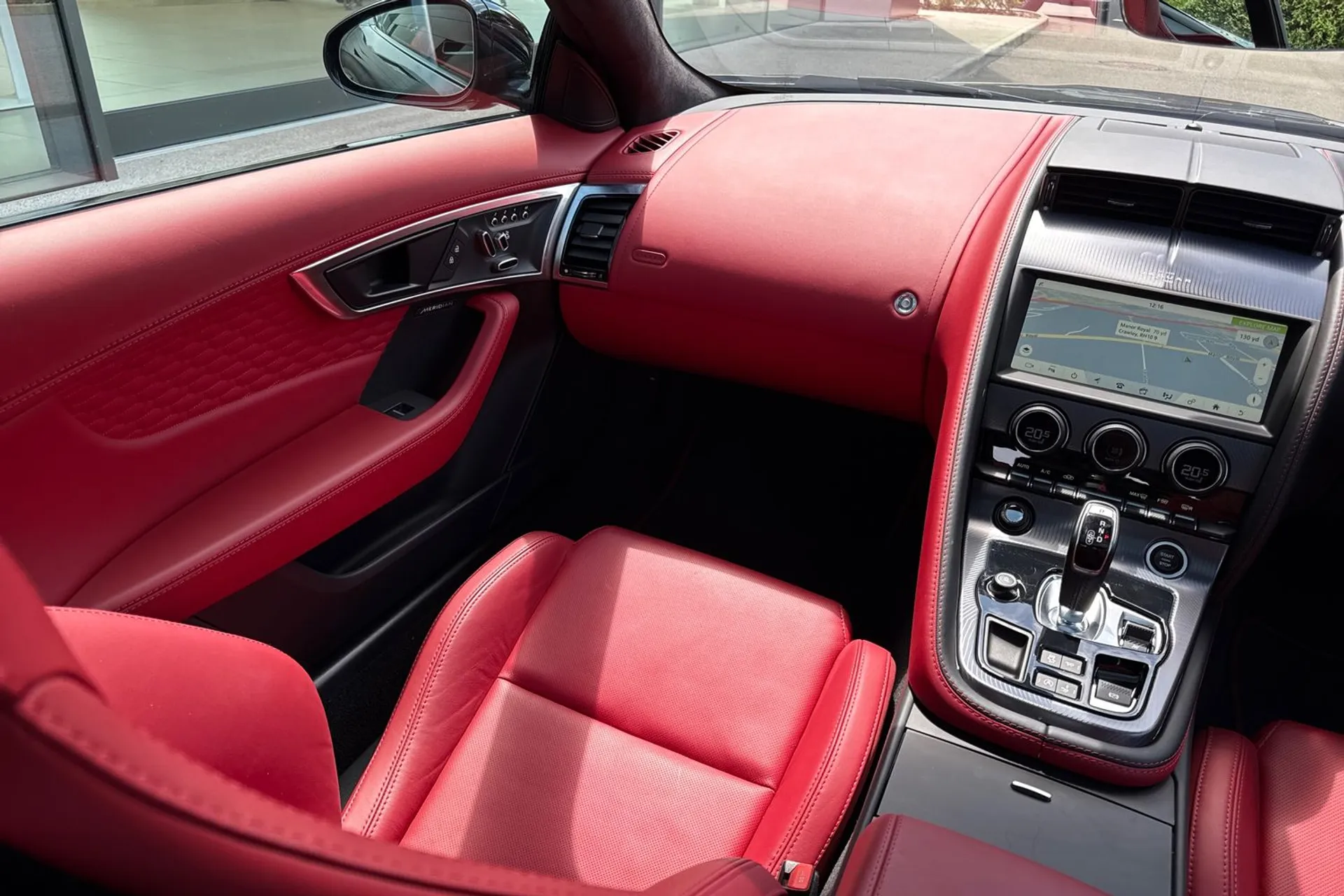 Jaguar F-TYPE thumbnail image number 26