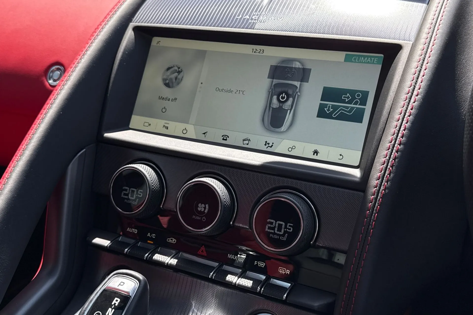 Jaguar F-TYPE thumbnail image number 48