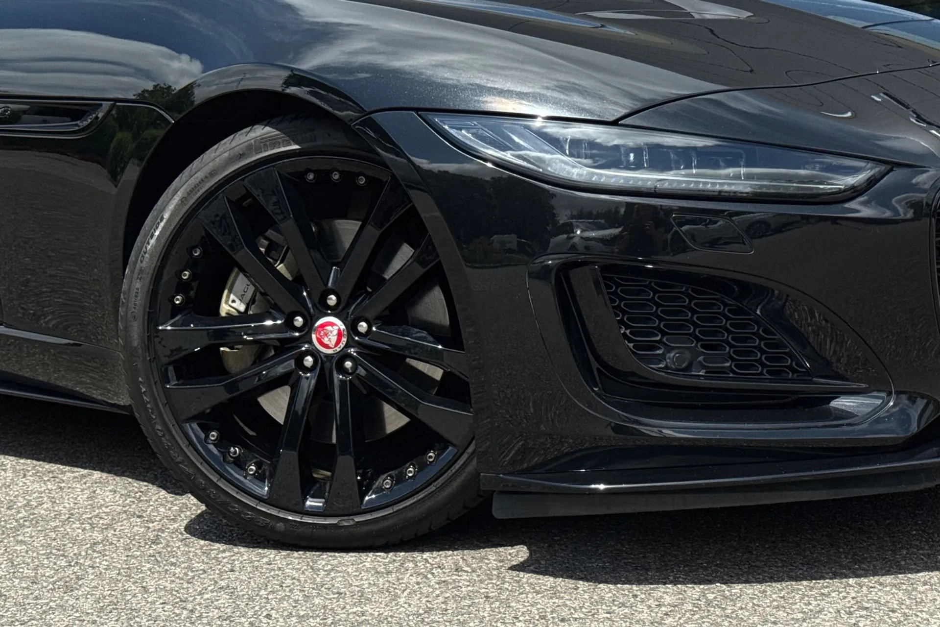 Jaguar F-TYPE thumbnail image number 9