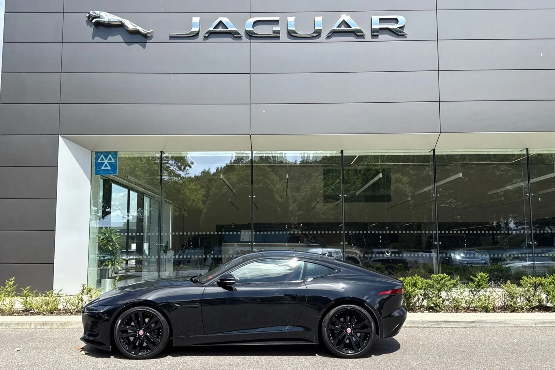 Jaguar F-TYPE thumbnail image number 7