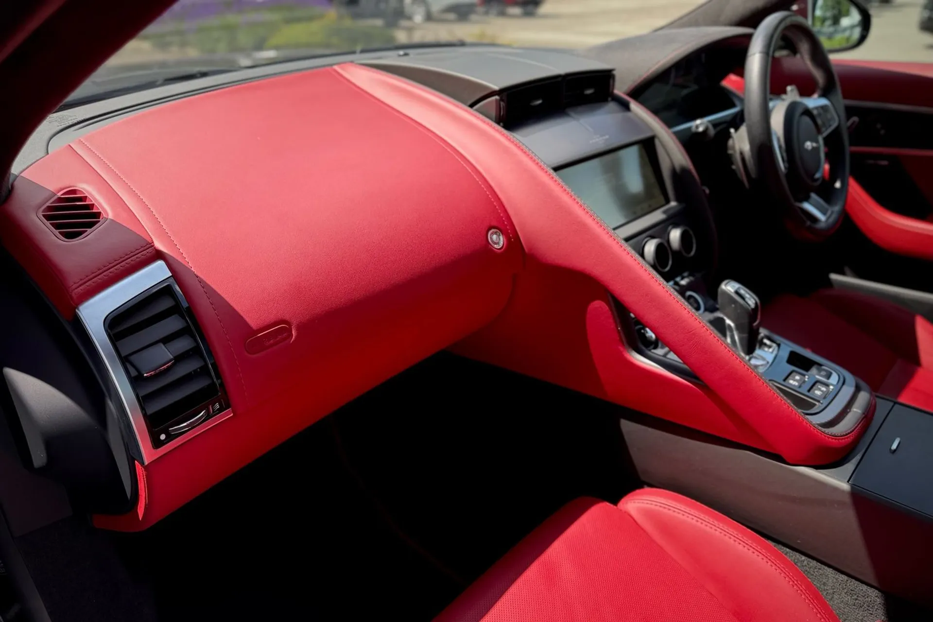 Jaguar F-TYPE thumbnail image number 41