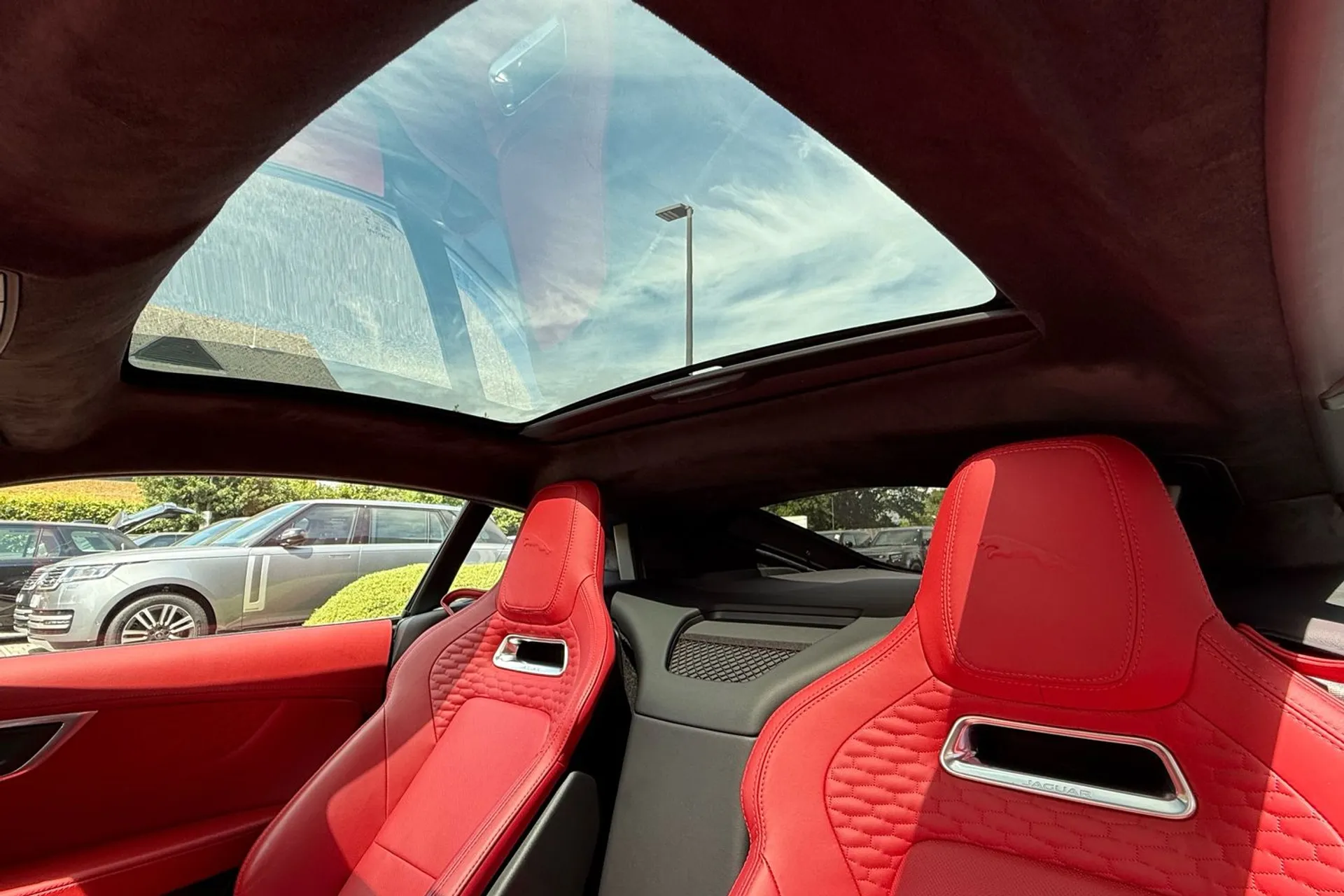 Jaguar F-TYPE thumbnail image number 4