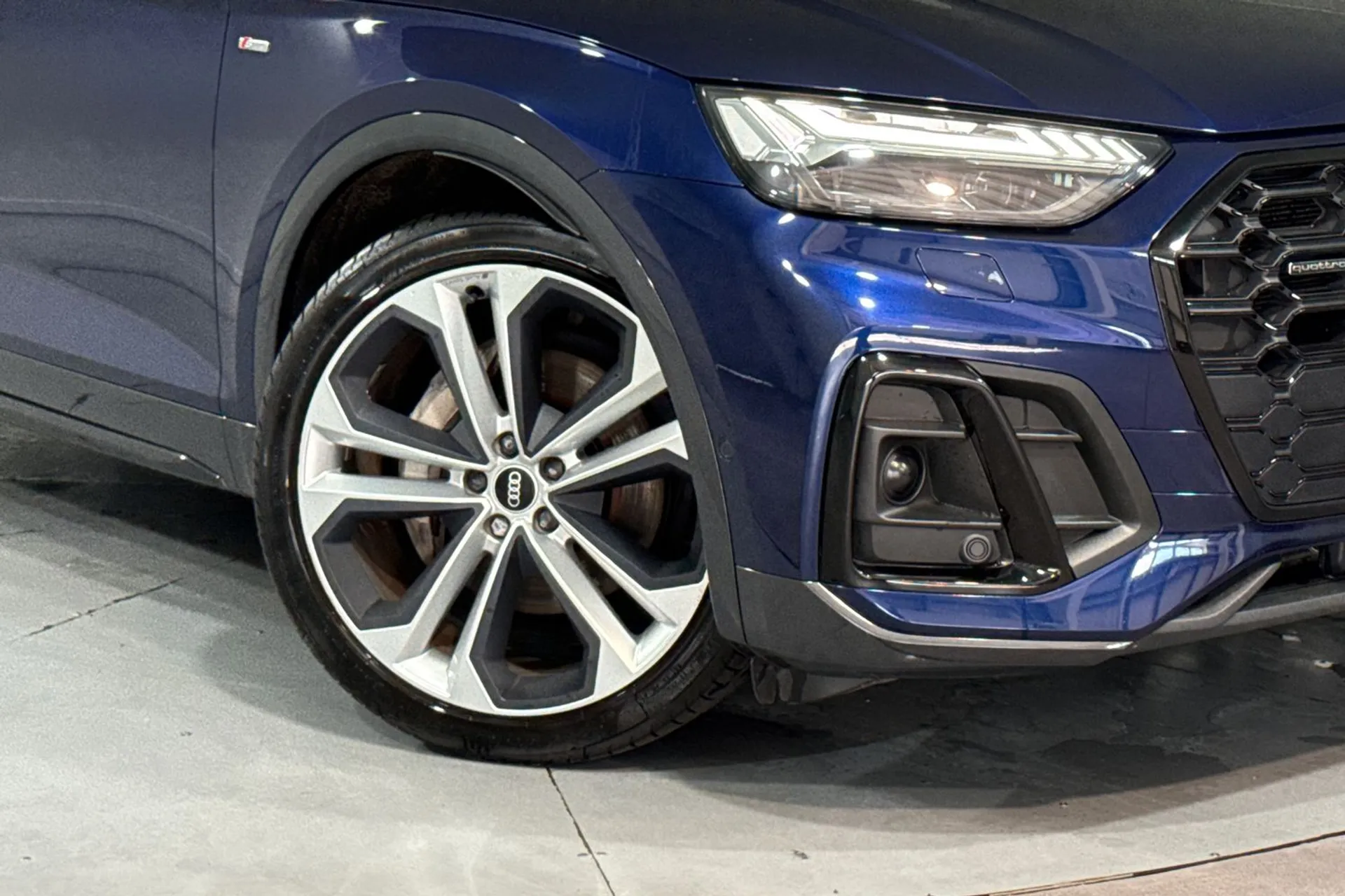Audi Q5 thumbnail image number 10
