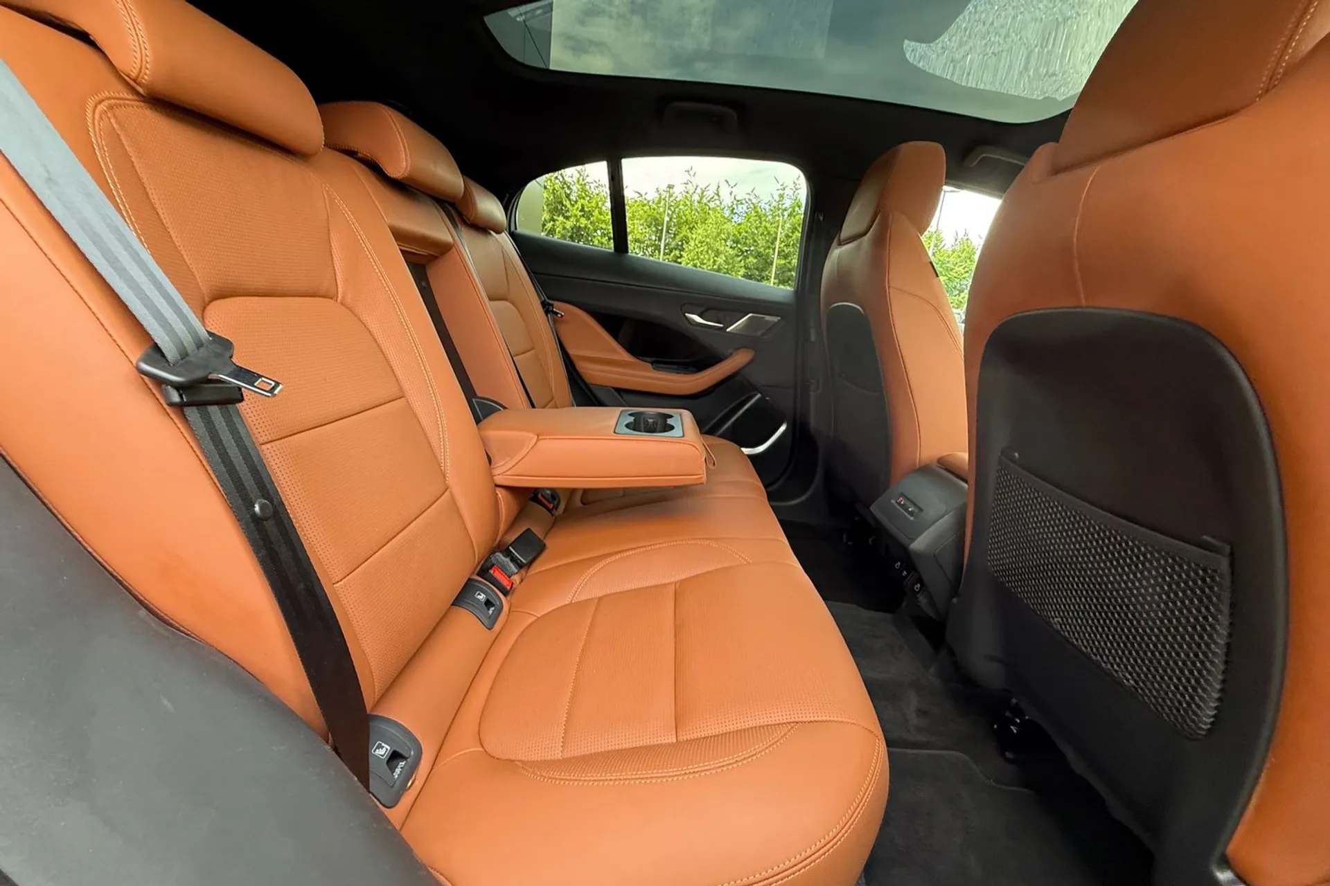 Jaguar I-PACE thumbnail image number 41