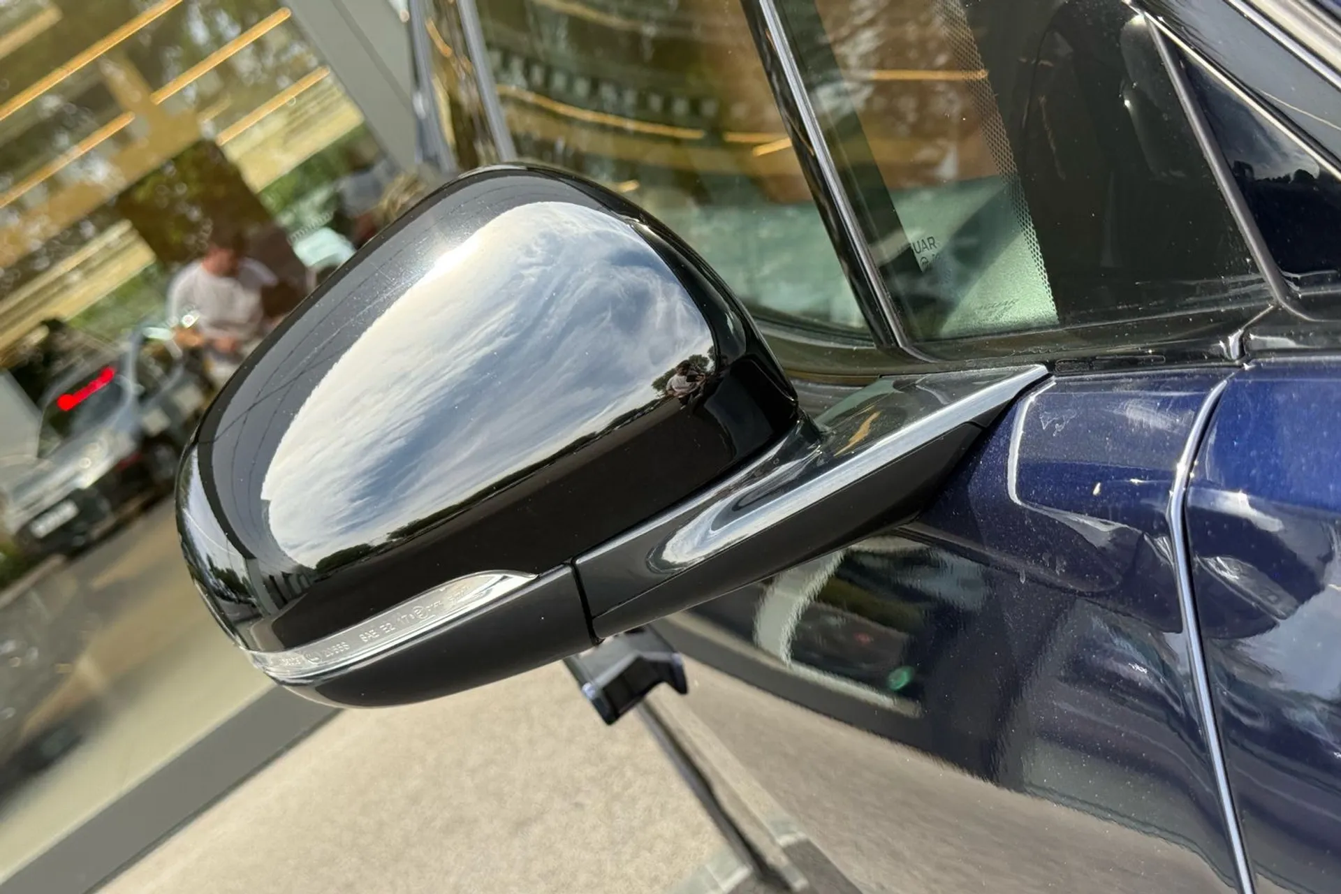 Jaguar I-PACE thumbnail image number 56