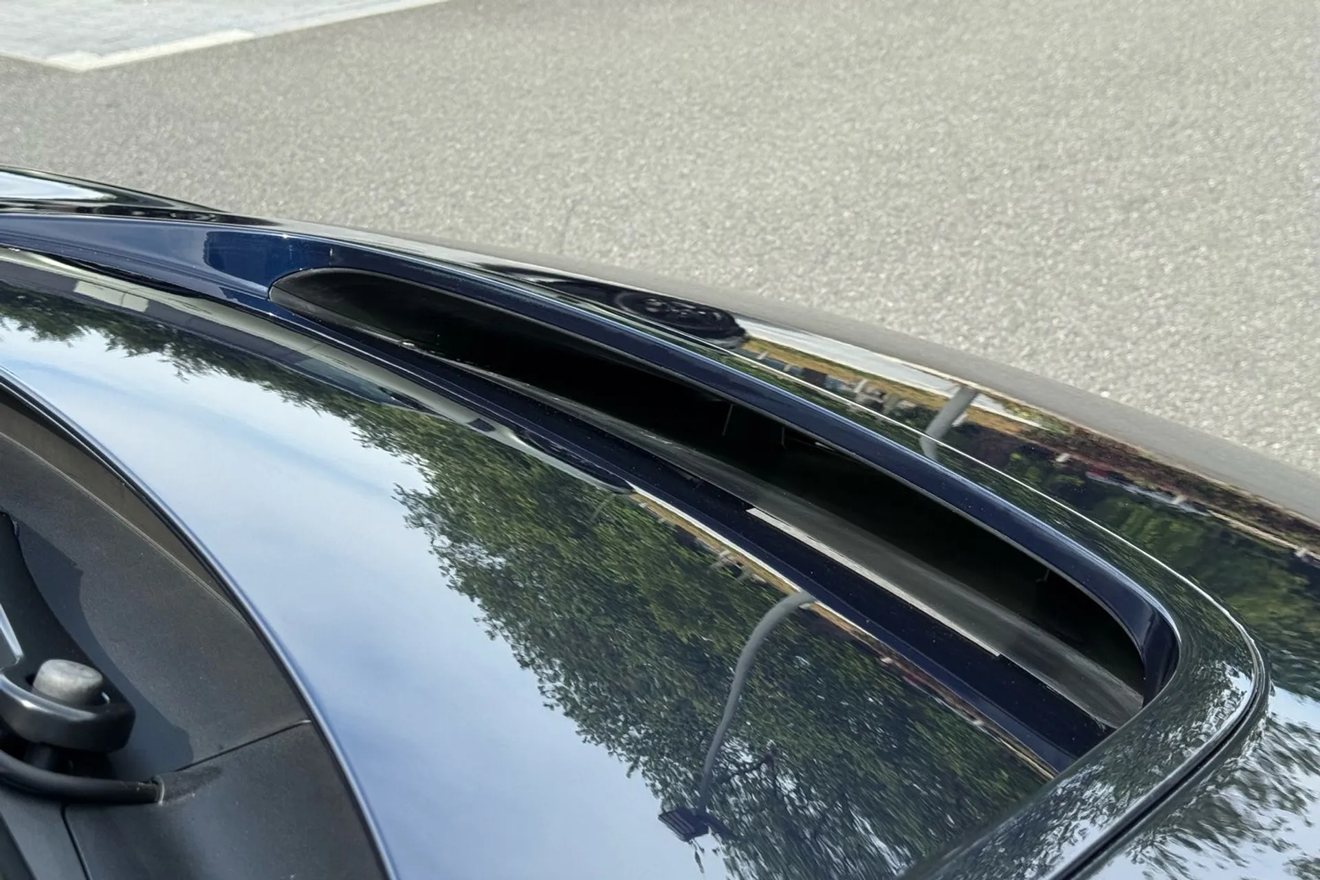Jaguar I-PACE thumbnail image number 60