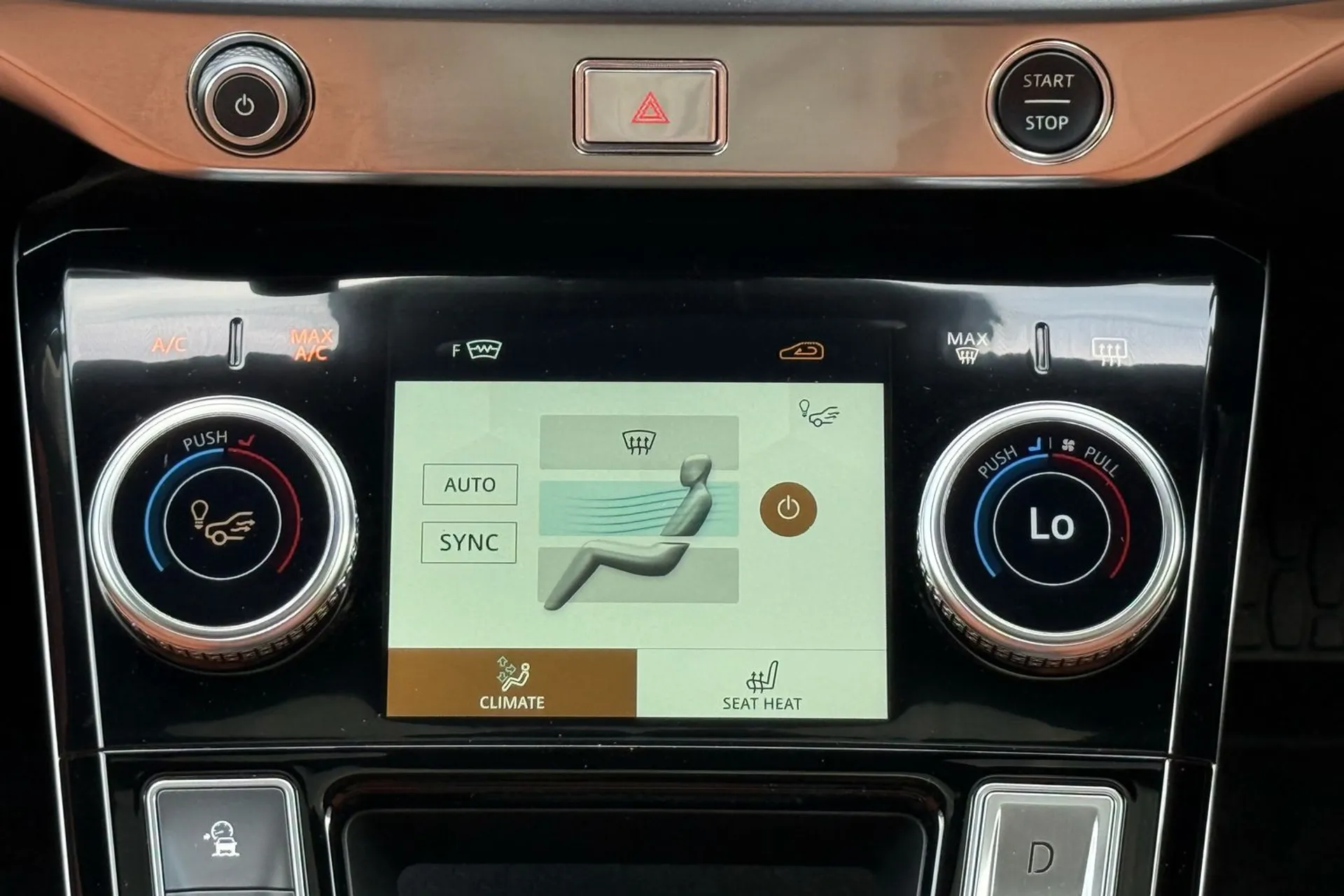Jaguar I-PACE thumbnail image number 16