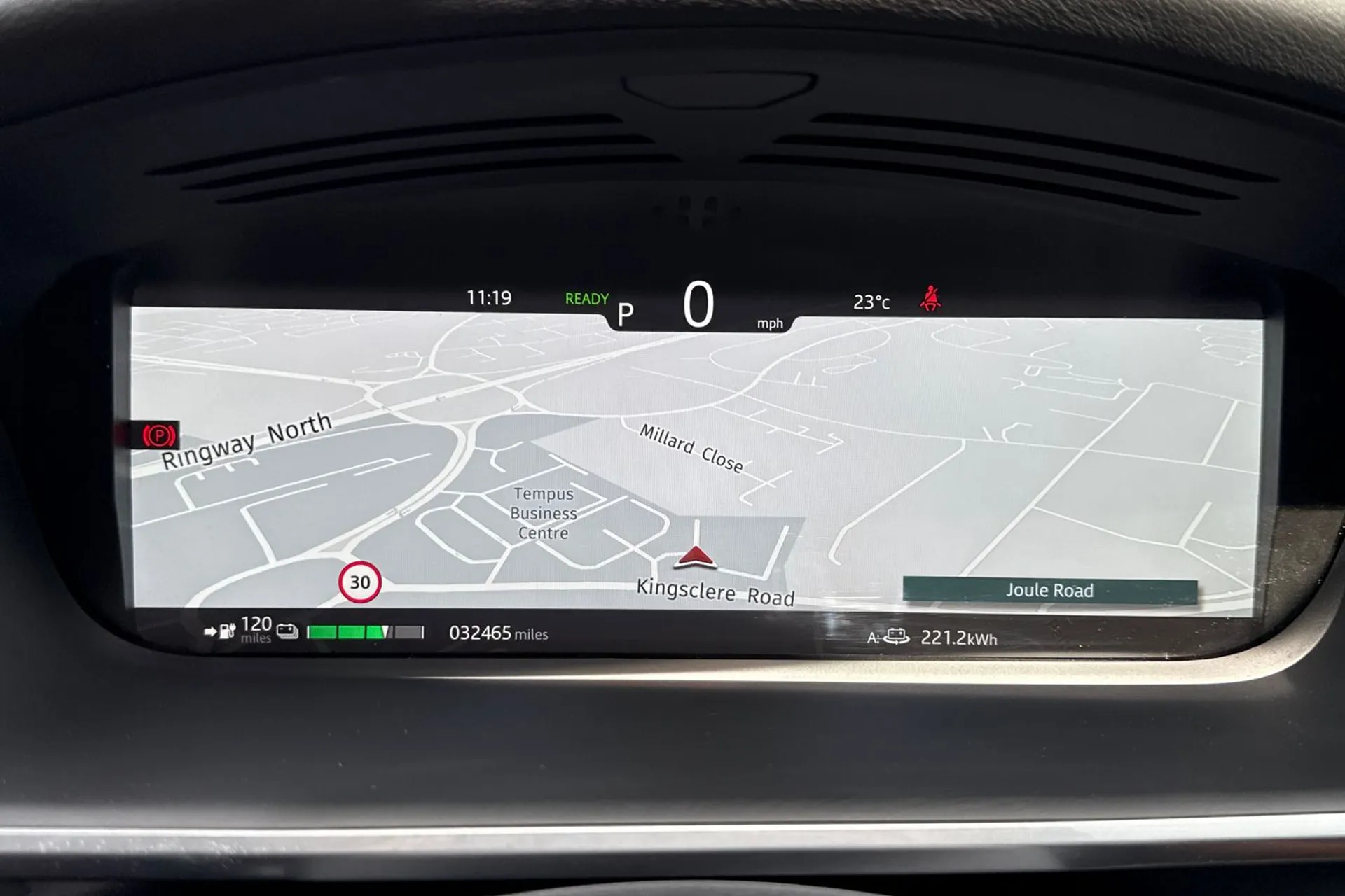 Jaguar I-PACE thumbnail image number 22