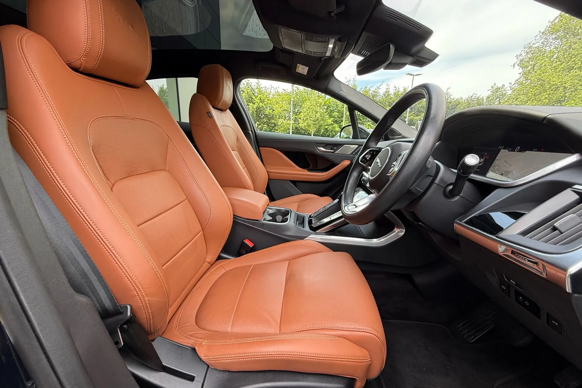 Jaguar I-PACE thumbnail image number 9