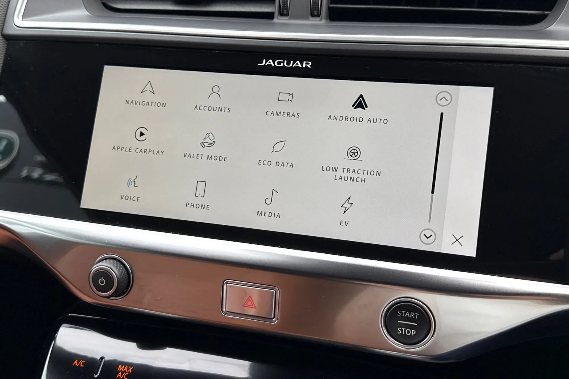 Jaguar I-PACE thumbnail image number 46