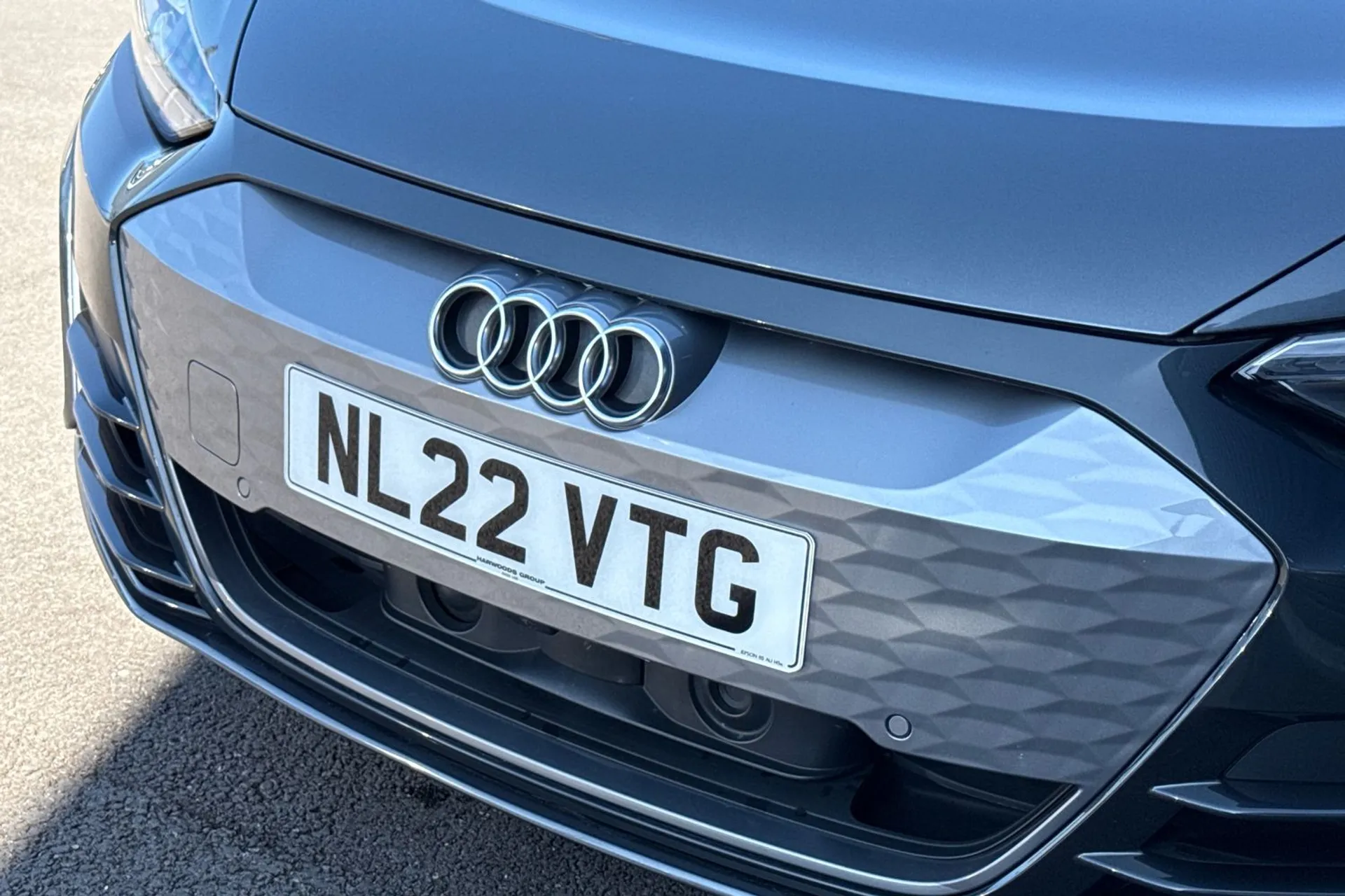Audi e-tron GT thumbnail image number 17