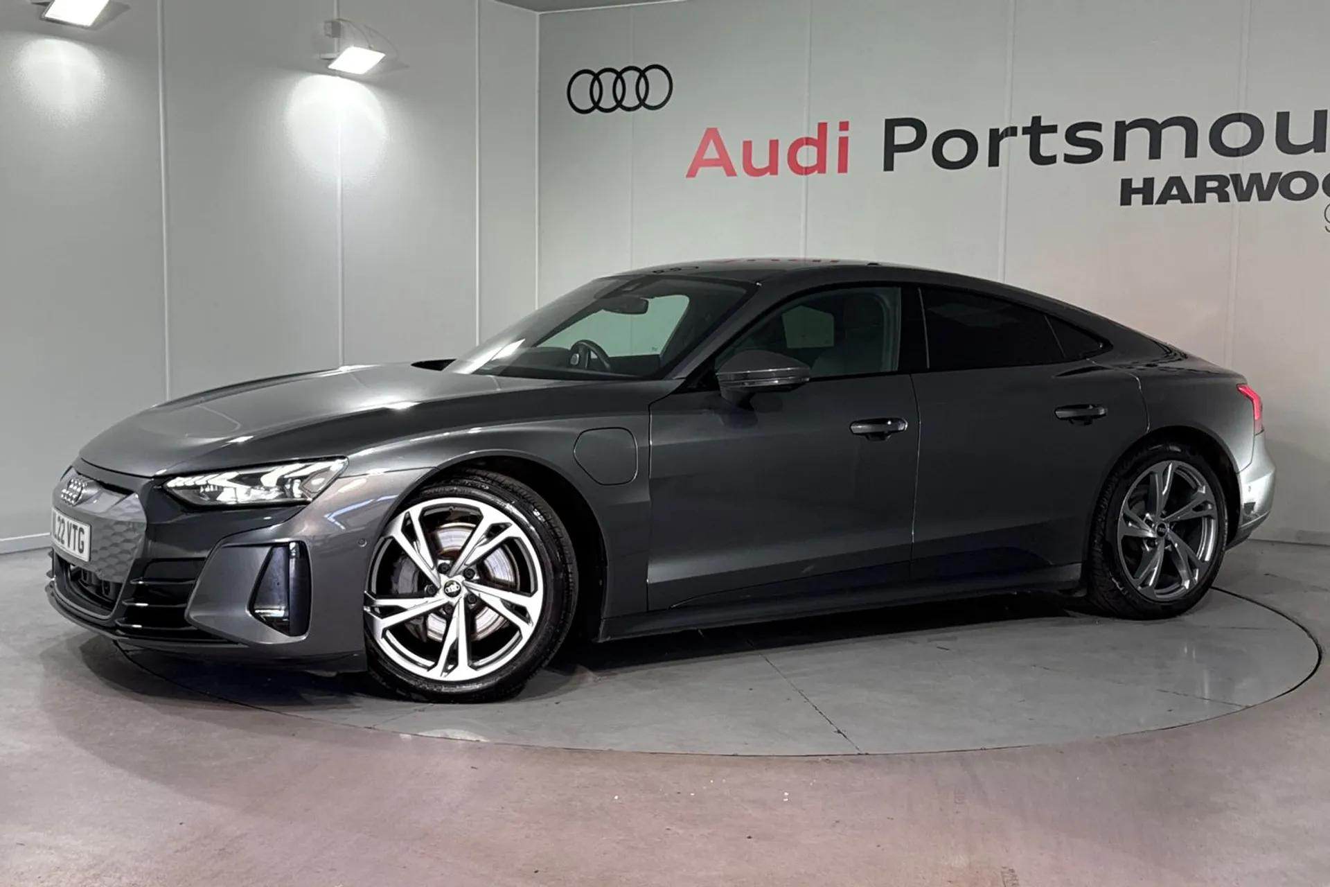 Audi e-tron GT thumbnail image number 5