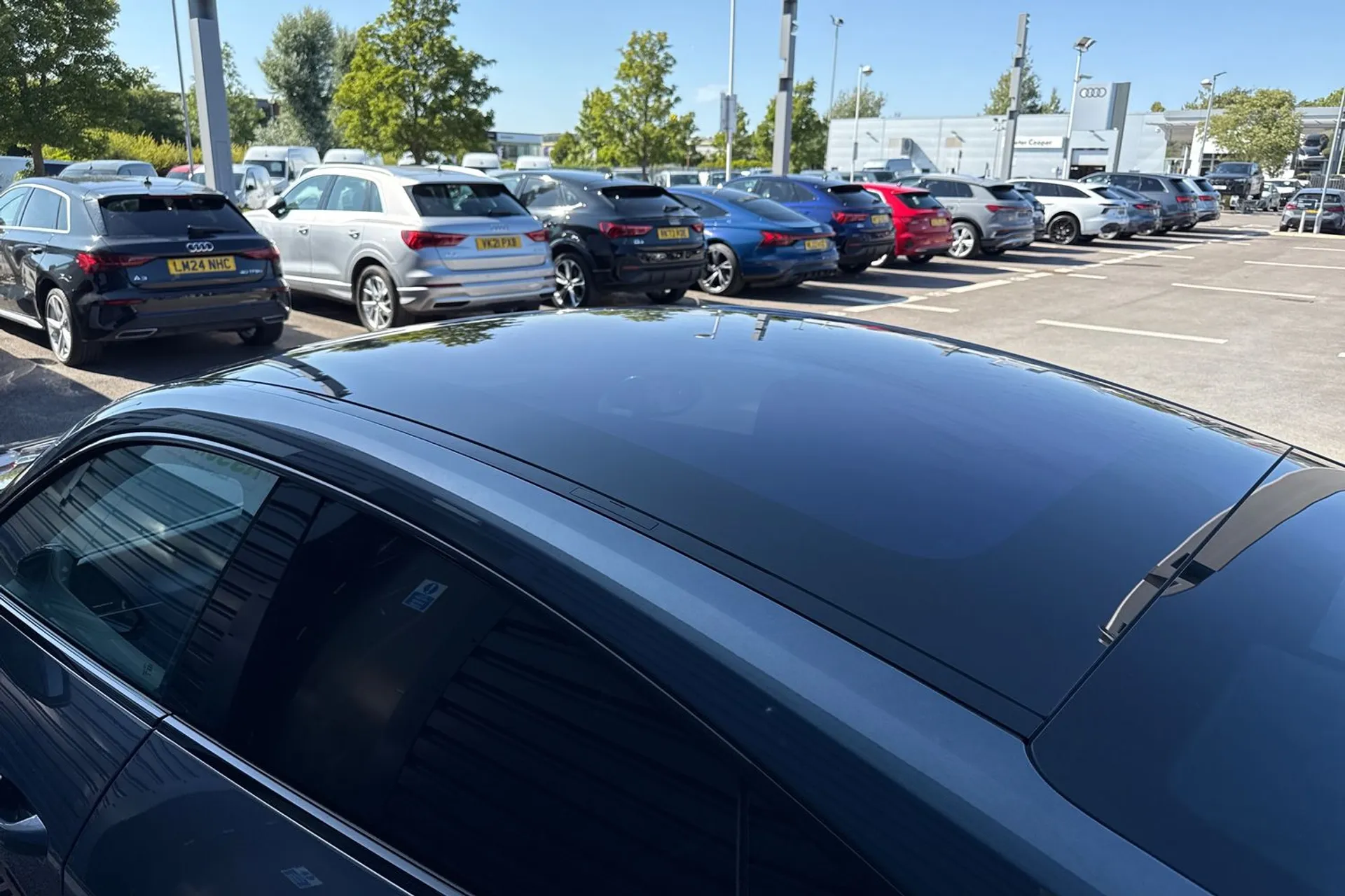 Audi e-tron GT thumbnail image number 43