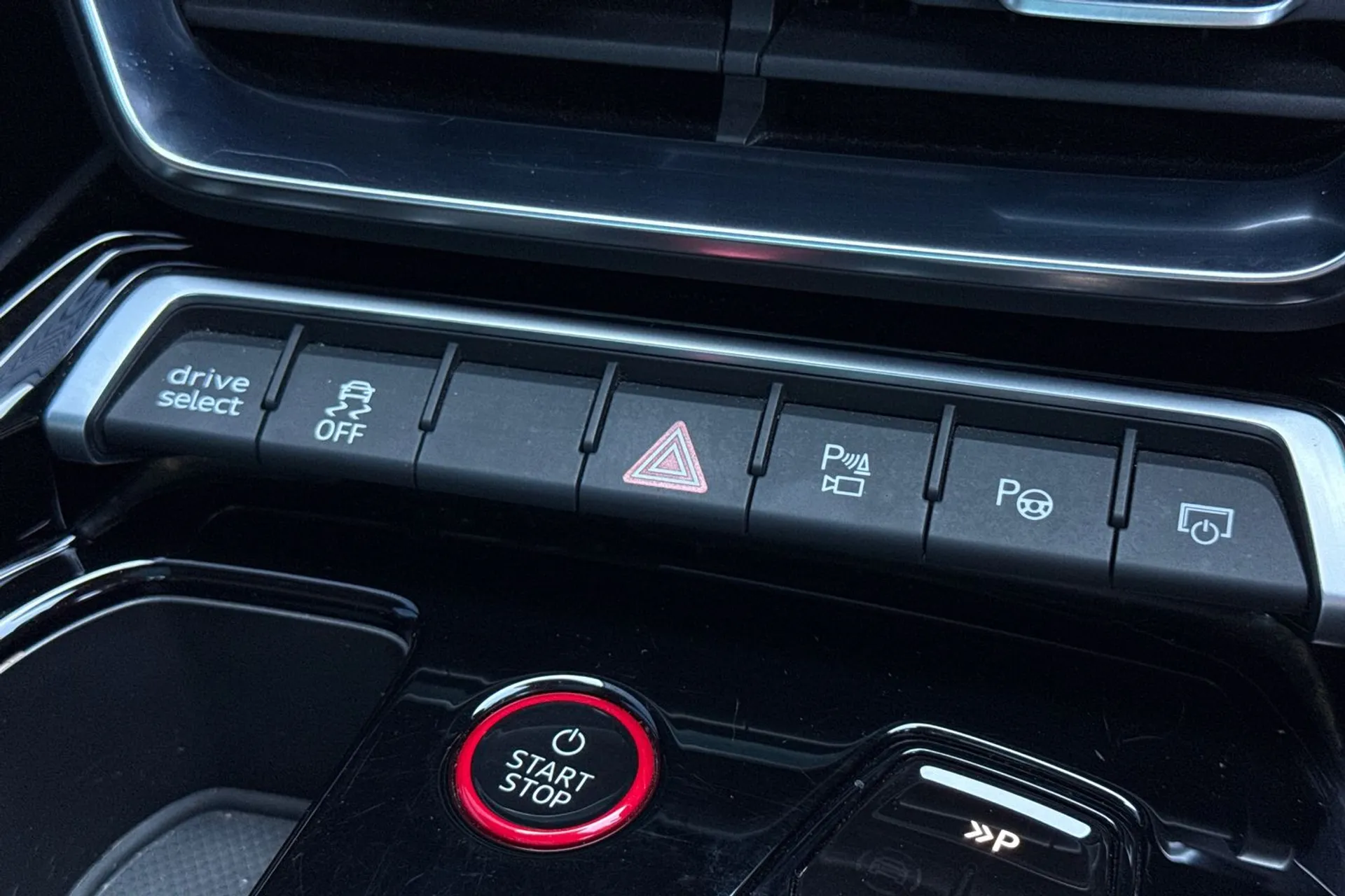 Audi e-tron GT thumbnail image number 29