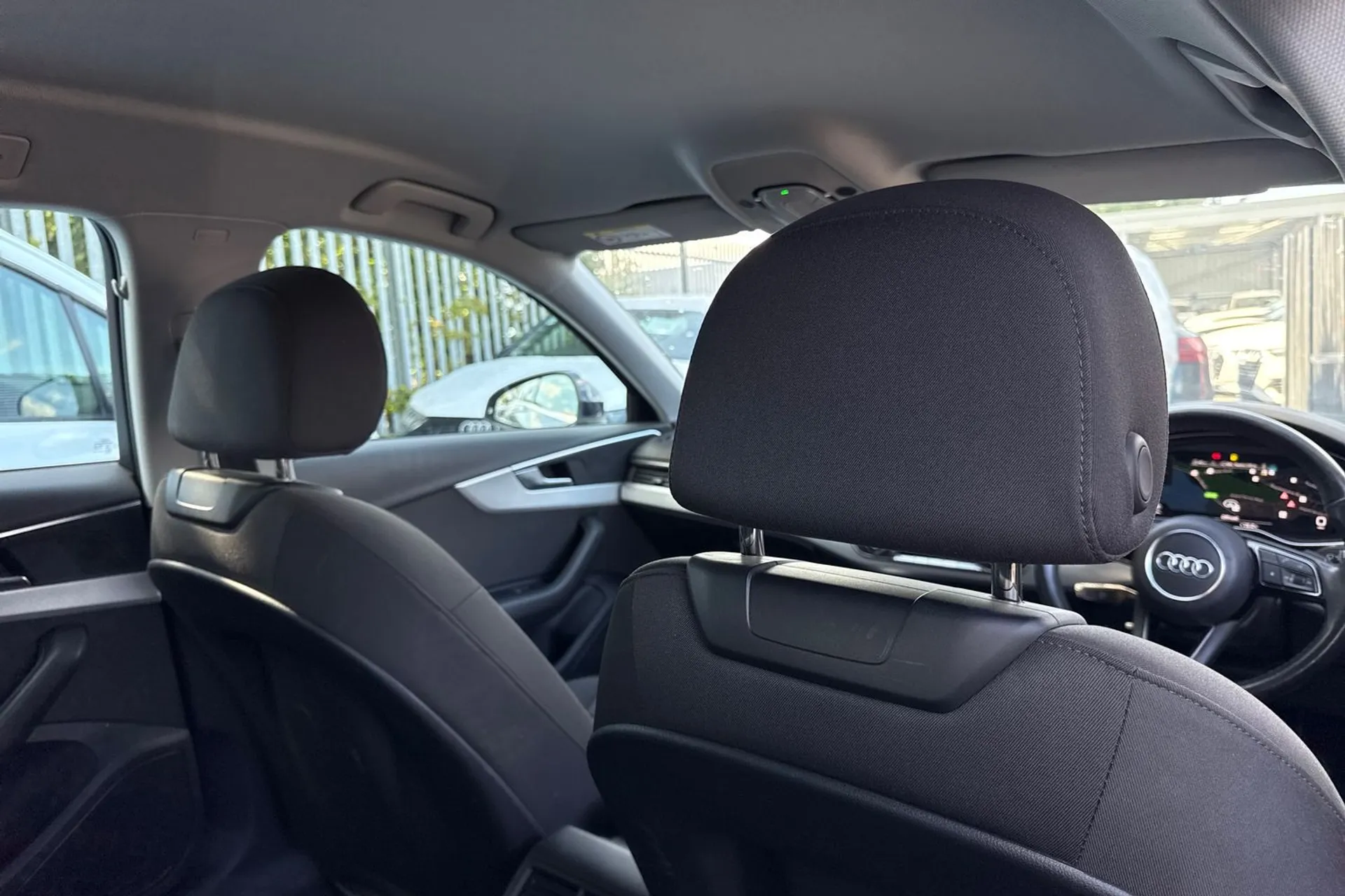 Audi A4 thumbnail image number 23