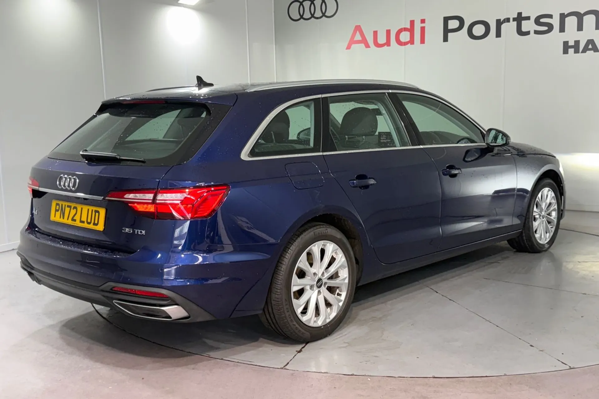 Audi A4 thumbnail image number 7