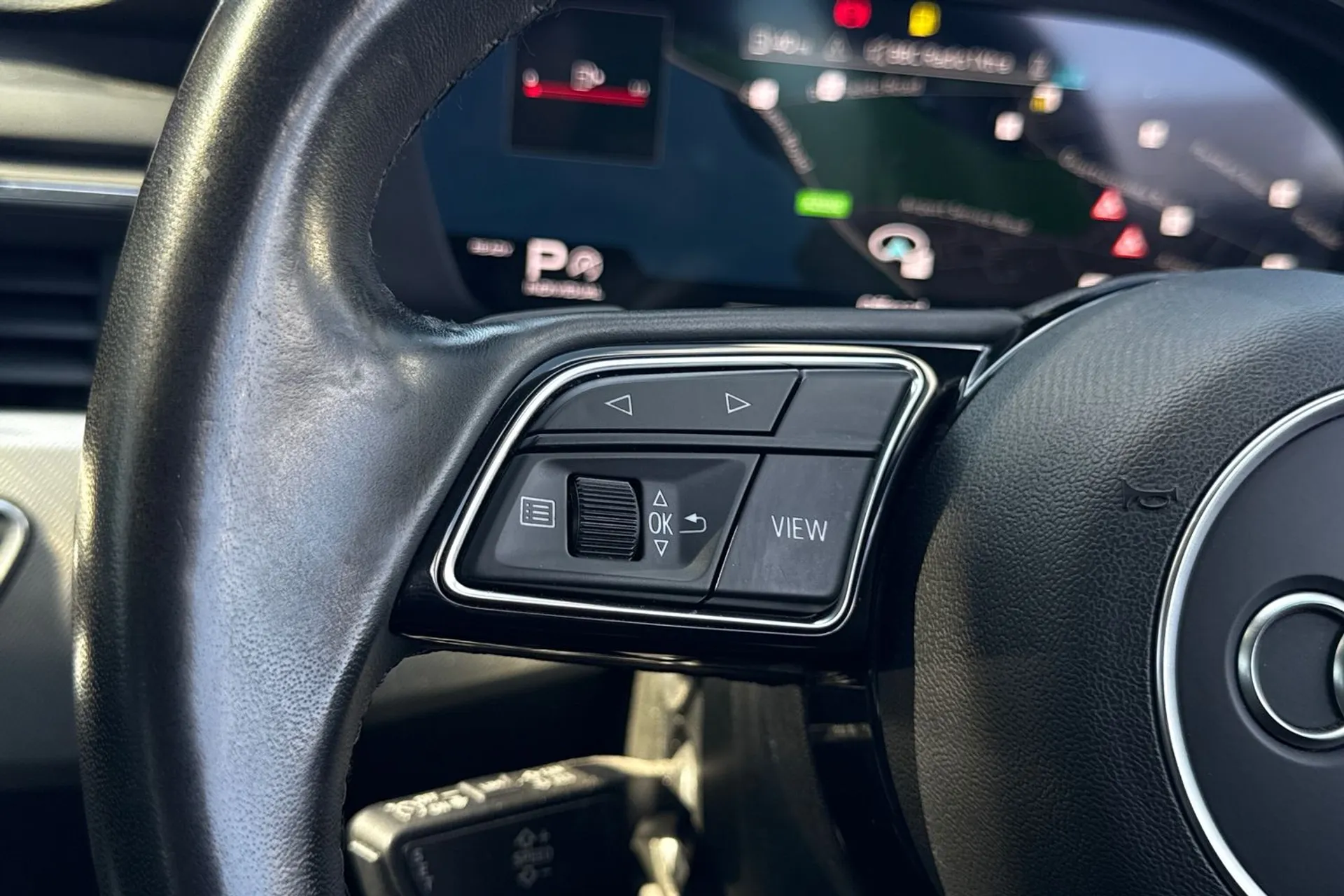 Audi A4 thumbnail image number 37