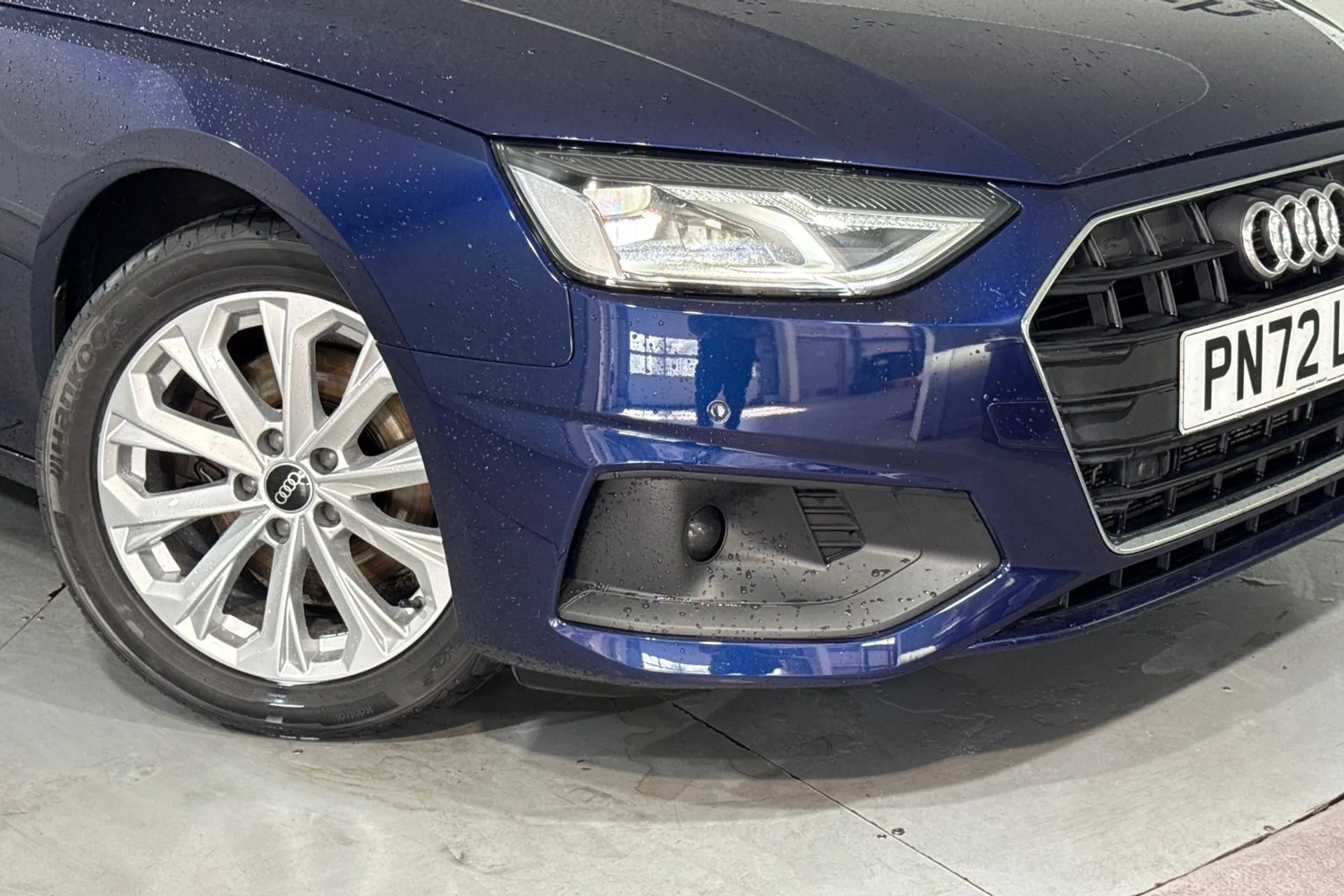 Audi A4 thumbnail image number 6