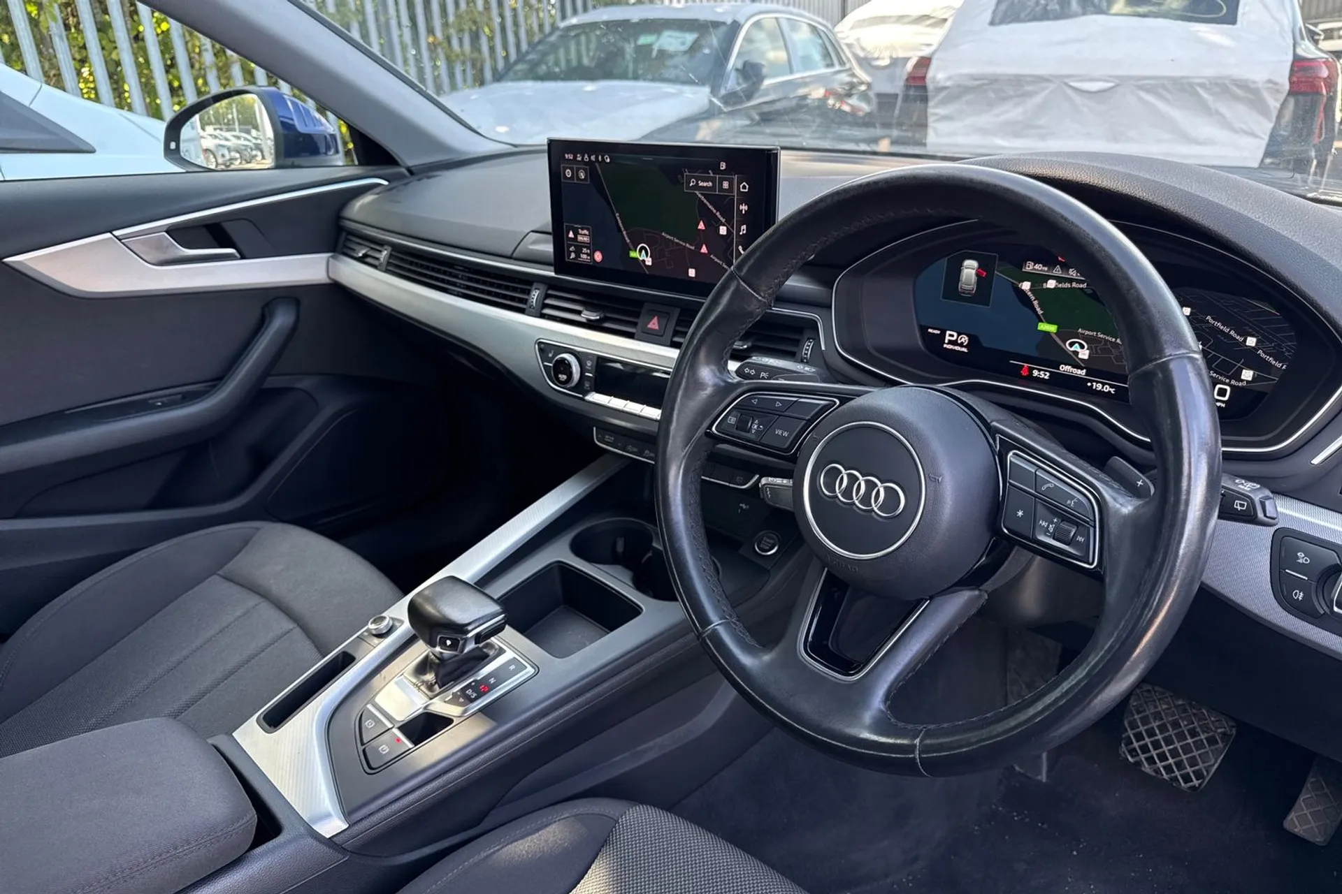 Audi A4 thumbnail image number 26