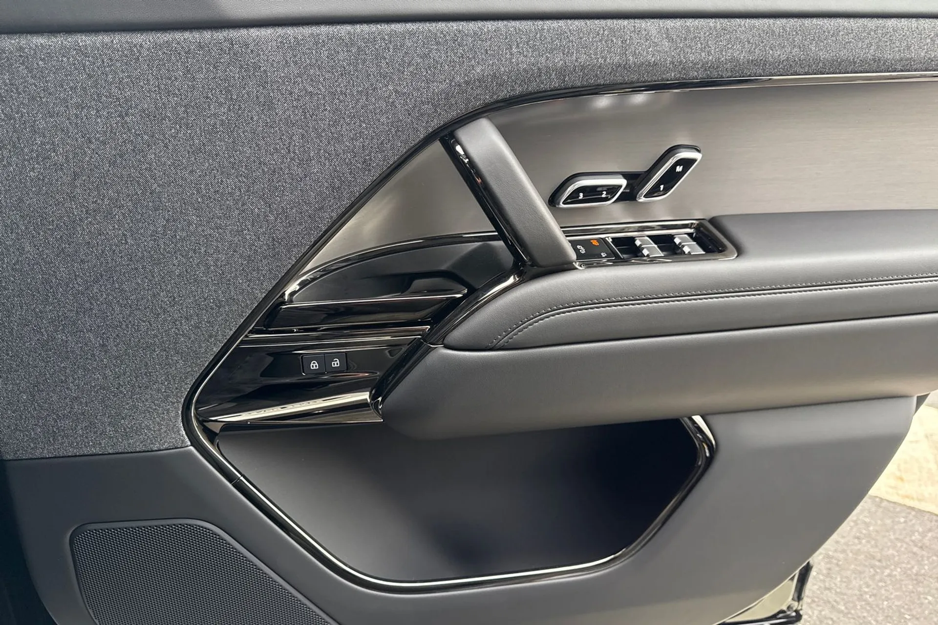 LAND ROVER RANGE ROVER SPORT thumbnail image number 51