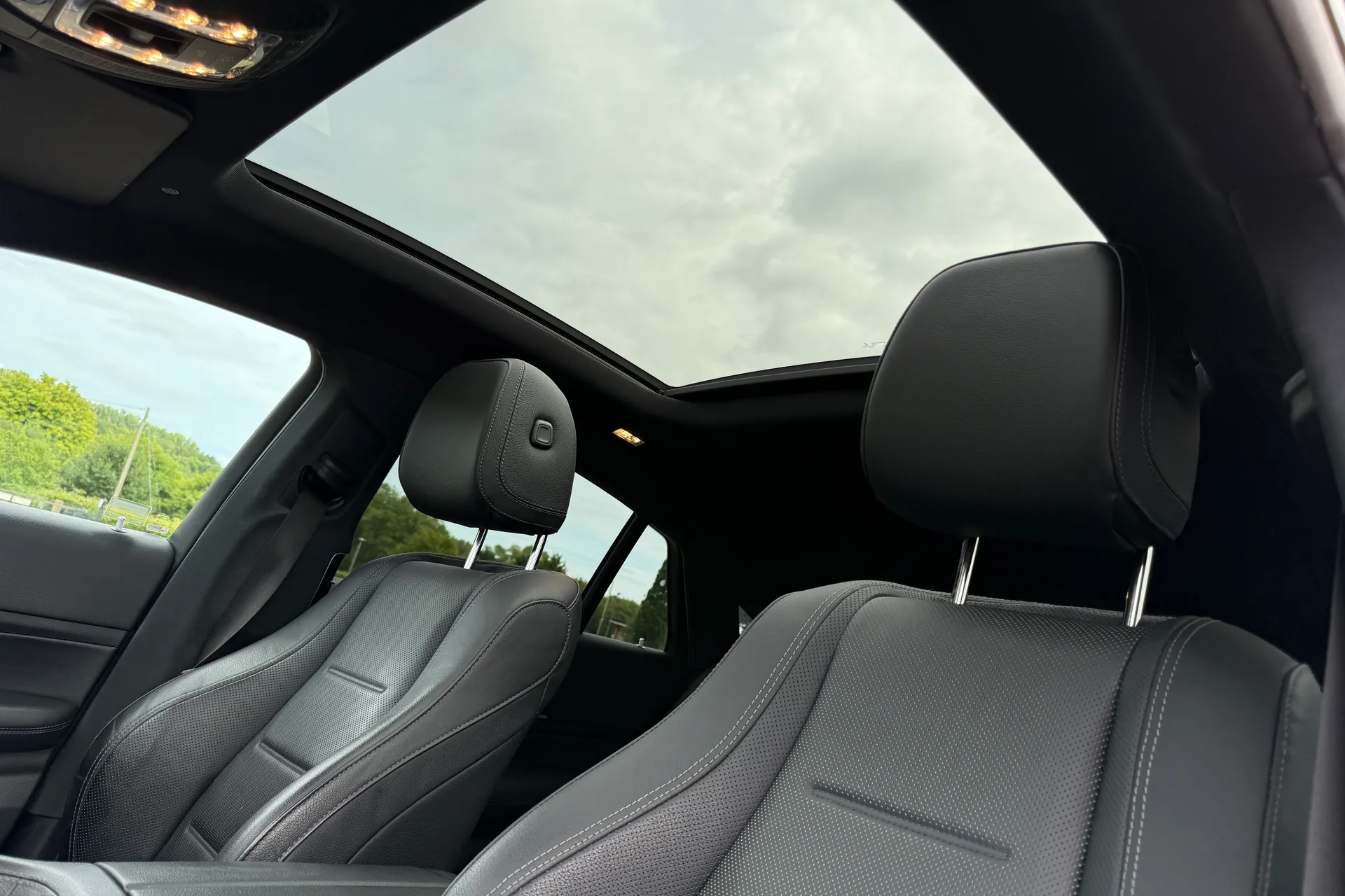 MERCEDES-BENZ GLE COUPE thumbnail image number 4
