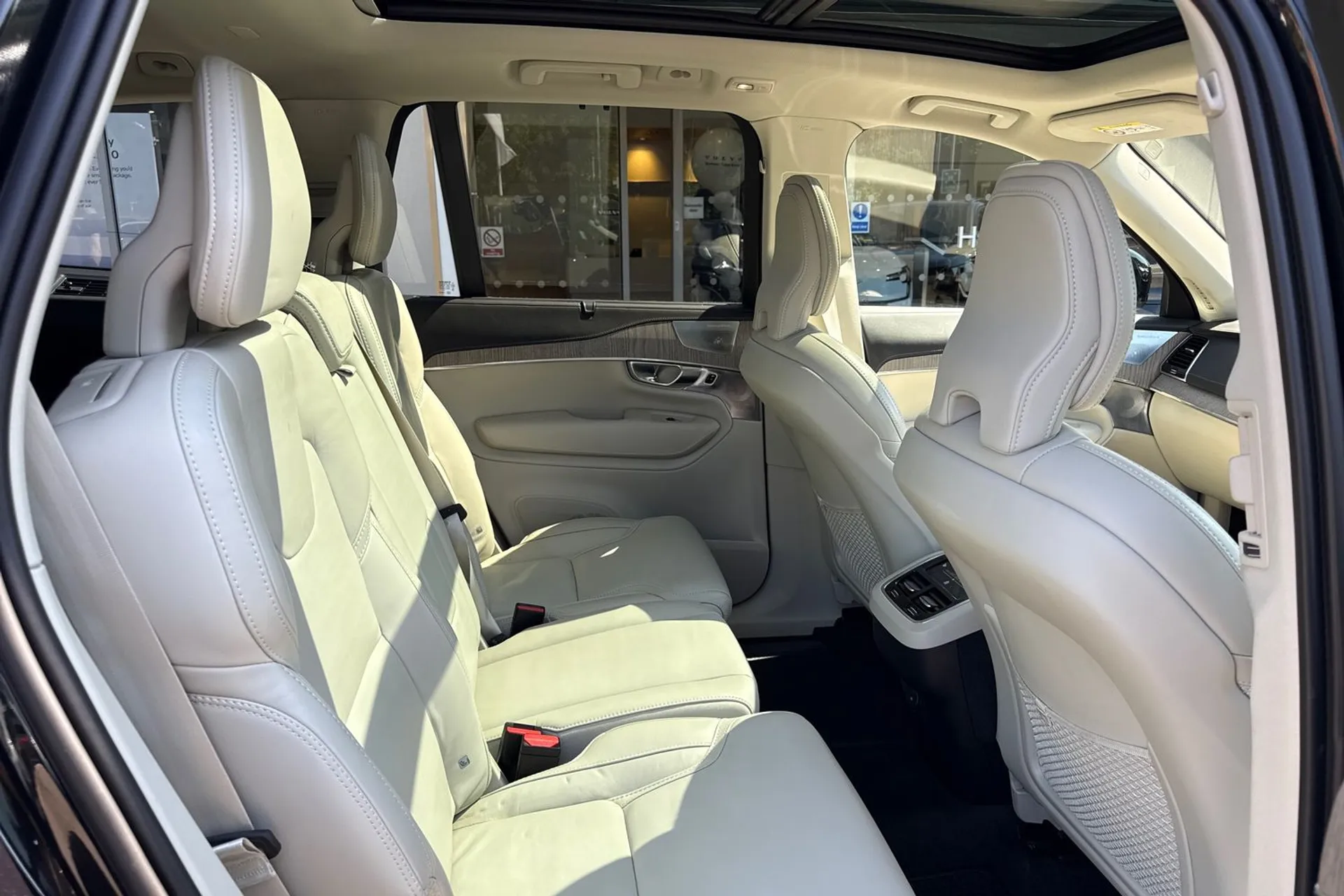 Volvo XC90 thumbnail image number 23