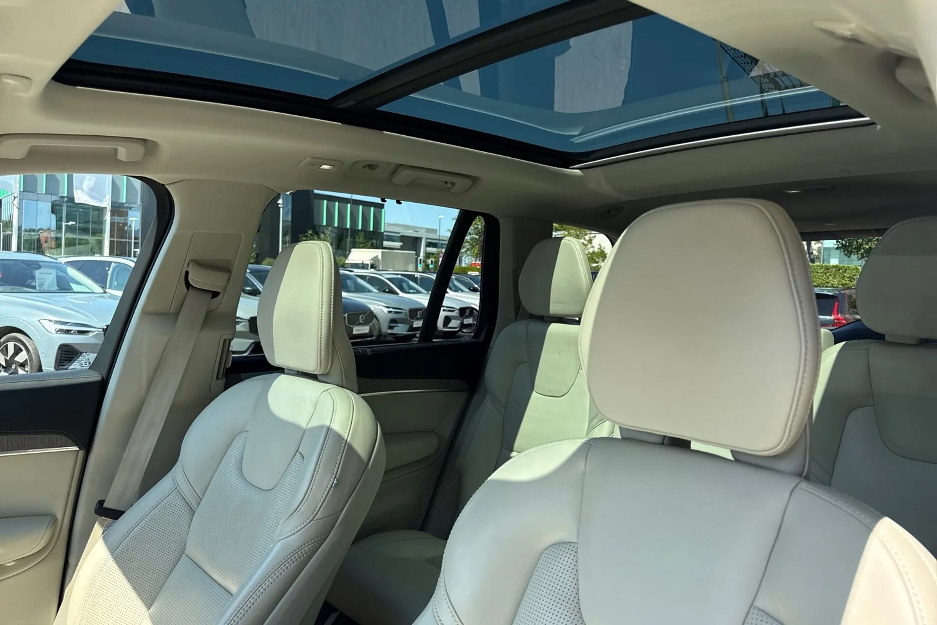 Volvo XC90 thumbnail image number 29