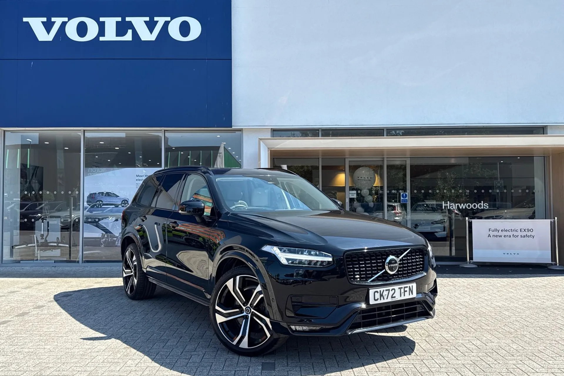 Volvo XC90 focused image