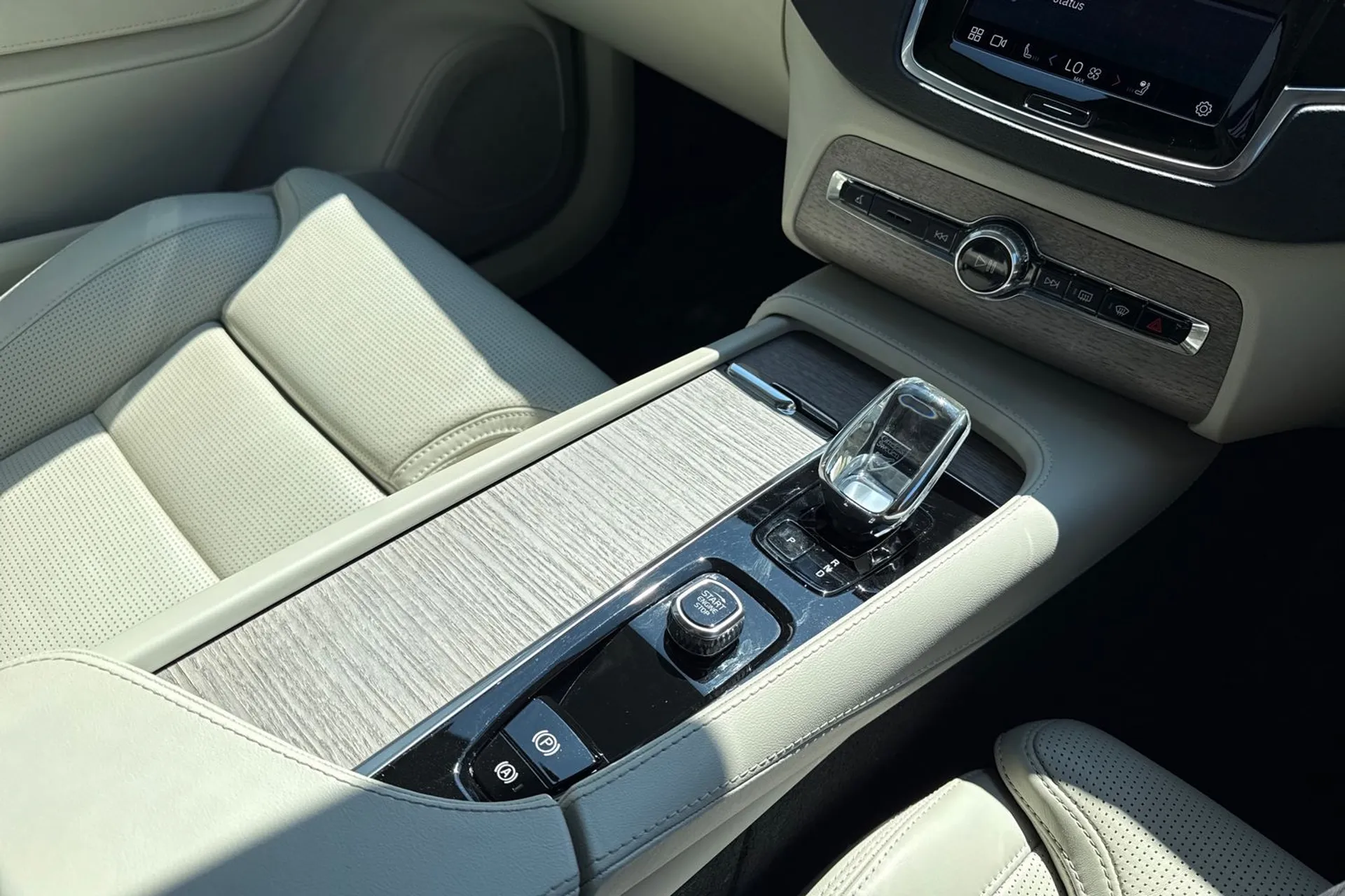 Volvo XC90 thumbnail image number 45