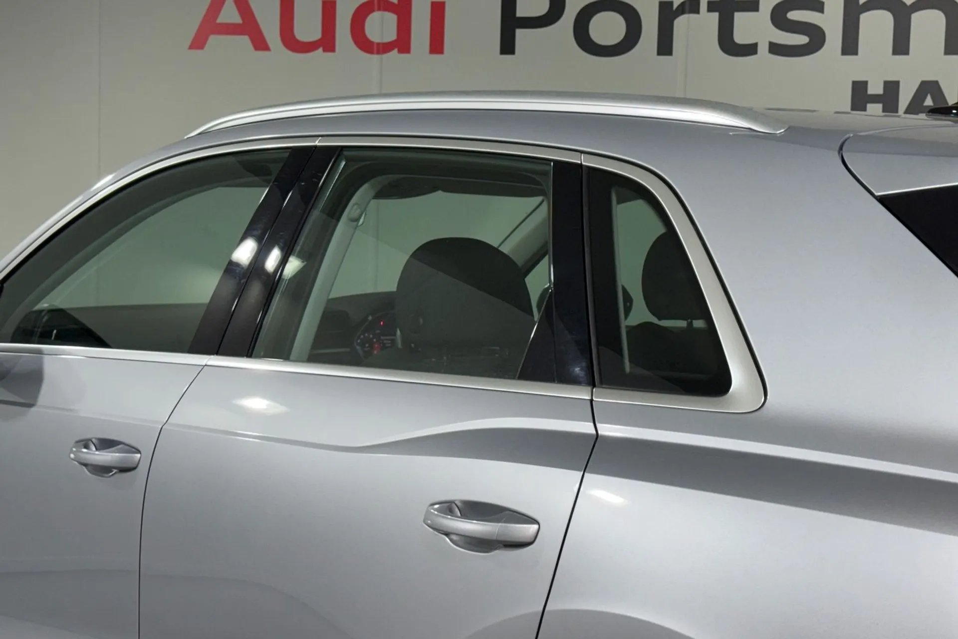 Audi Q3 thumbnail image number 13
