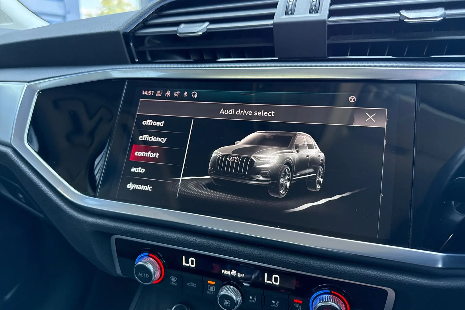 Audi Q3 thumbnail image number 26